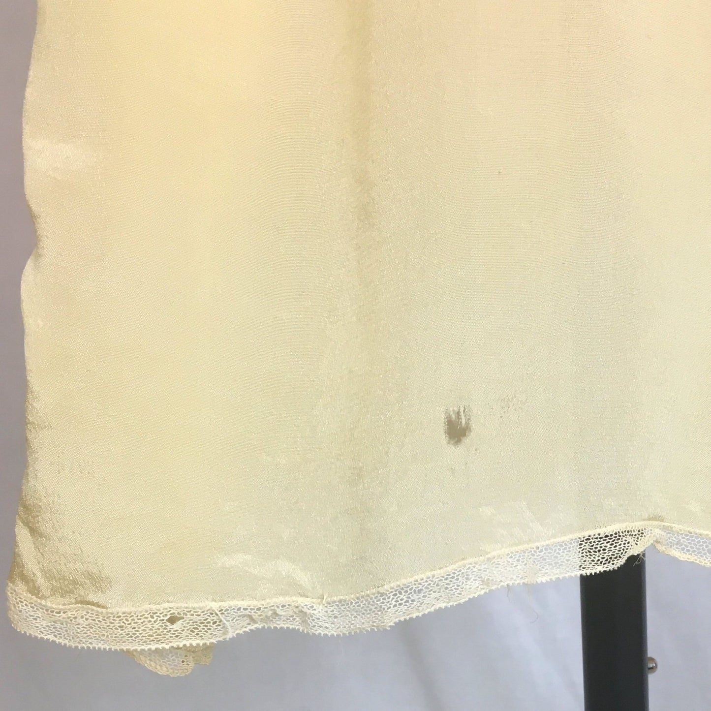 Vintage 1920's Nightgown | Gold Tissue Silk with Tambour Lace & Black Ribbon Tie | Size Free - Daggers & Dames