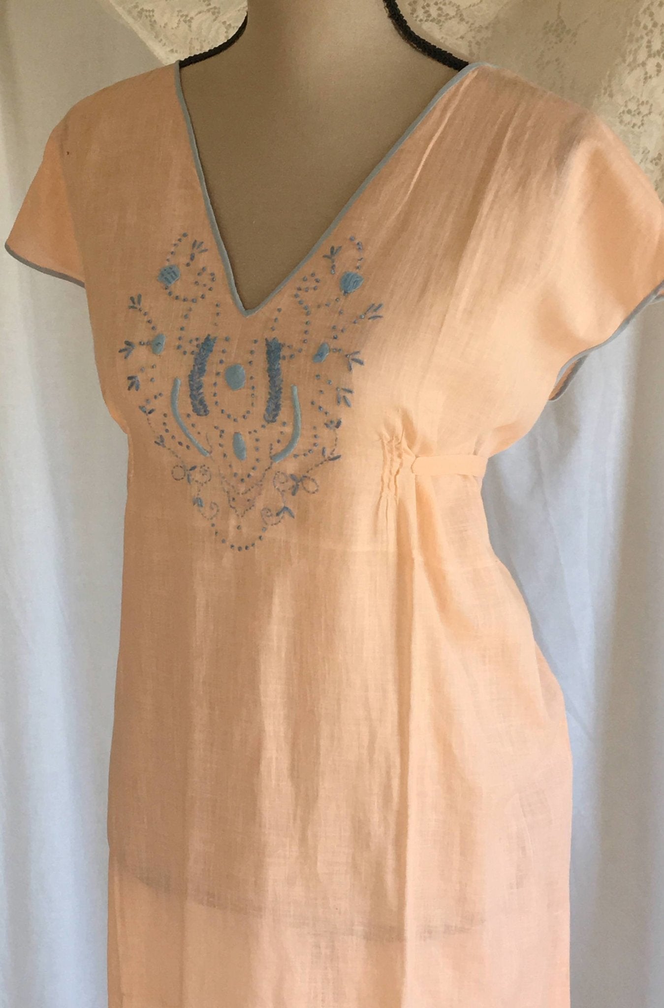 Vintage 1920's Nightgown | Peach Cotton with Blue Embroidery | Art Nouveau Boho Dress | New Old Stock | Lady Peer | Size Free - Daggers & Dames