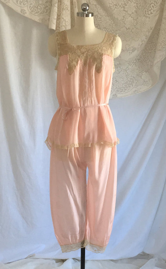 Vintage 1920's Pajama Set | Light Pink Silk & Alençon Lace with Satin Ribbon Tie | Rare Pajamas | Size S - Daggers & Dames