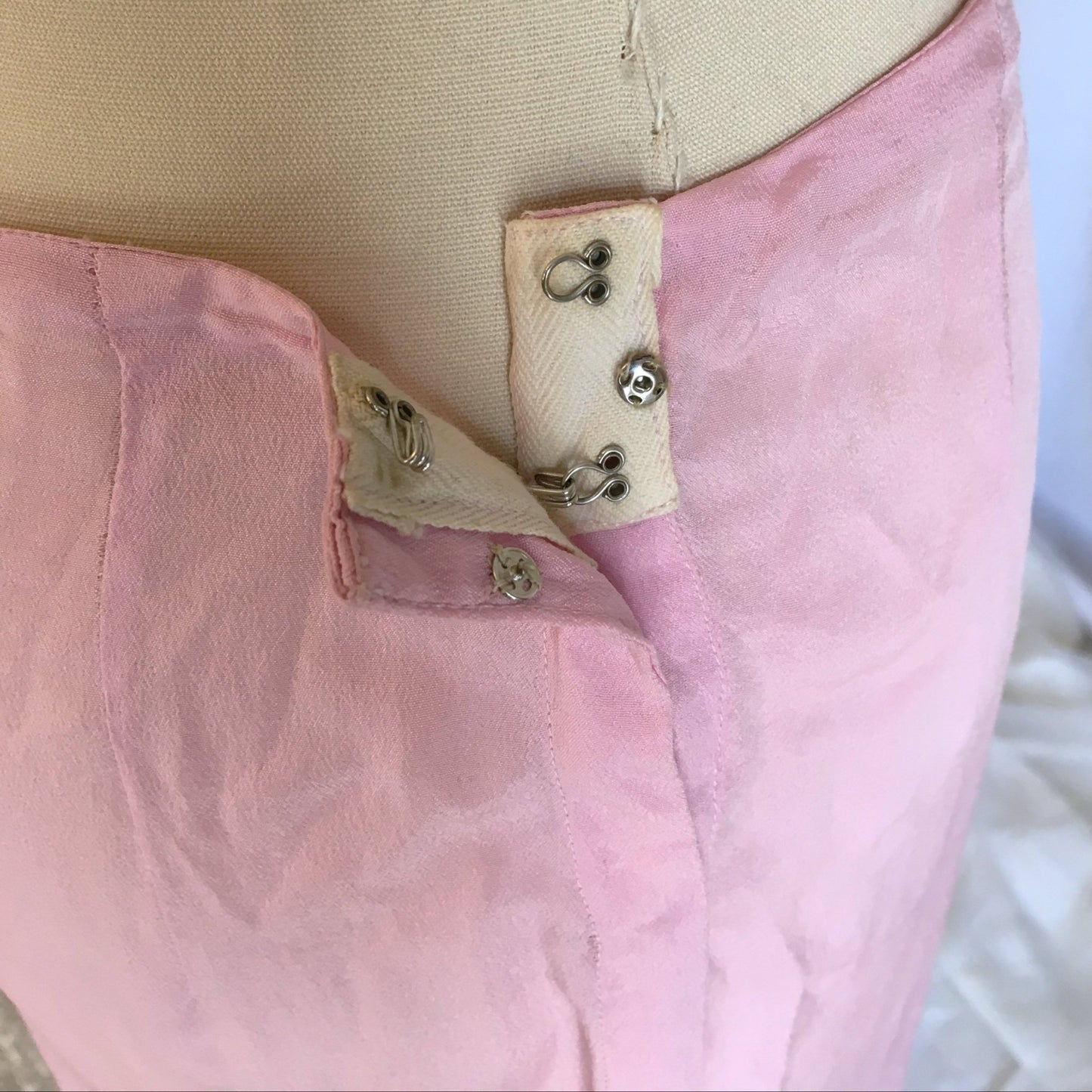 Vintage 1920's Pajama Set | Sheer Lilac Purple Silk with Chantilly Lace & Silk Rosettes | Size S, M - Daggers & Dames