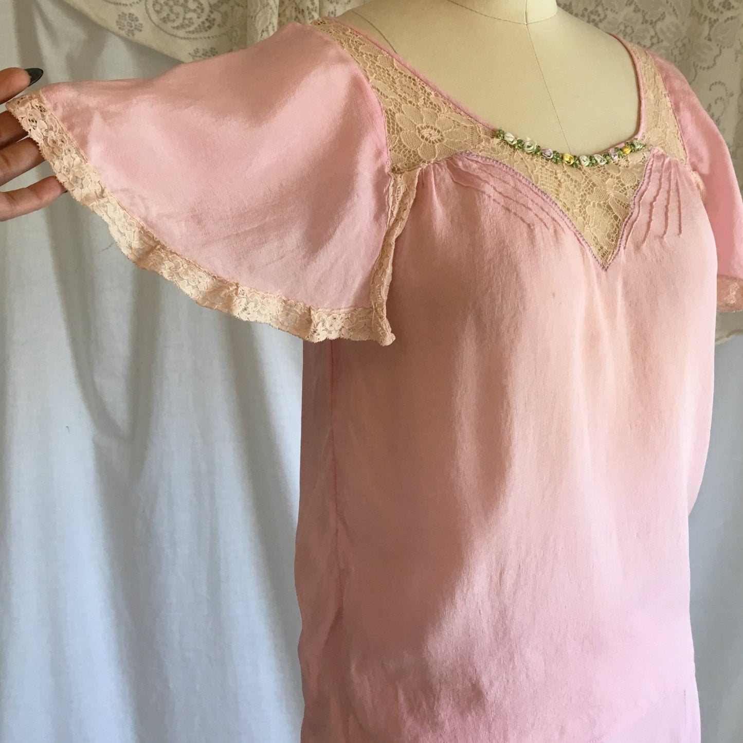 Vintage 1920's Pajama Set | Sheer Lilac Purple Silk with Chantilly Lace & Silk Rosettes | Size S, M - Daggers & Dames