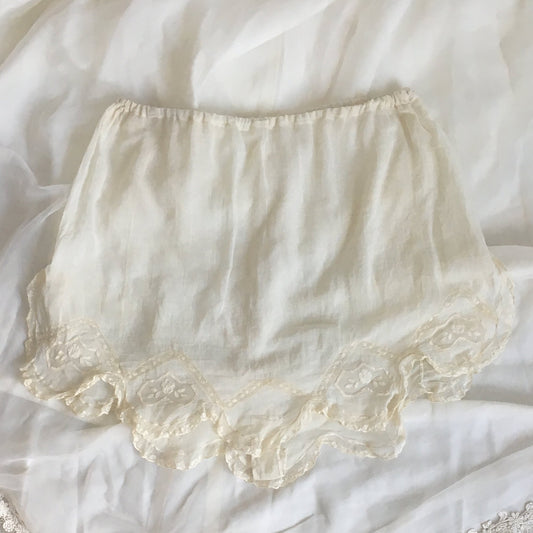 Vintage 1920's Tap Pants | Ivory Sheer Muslin Cotton with Lace Skirt | Size M, LG, XLG - Daggers & Dames