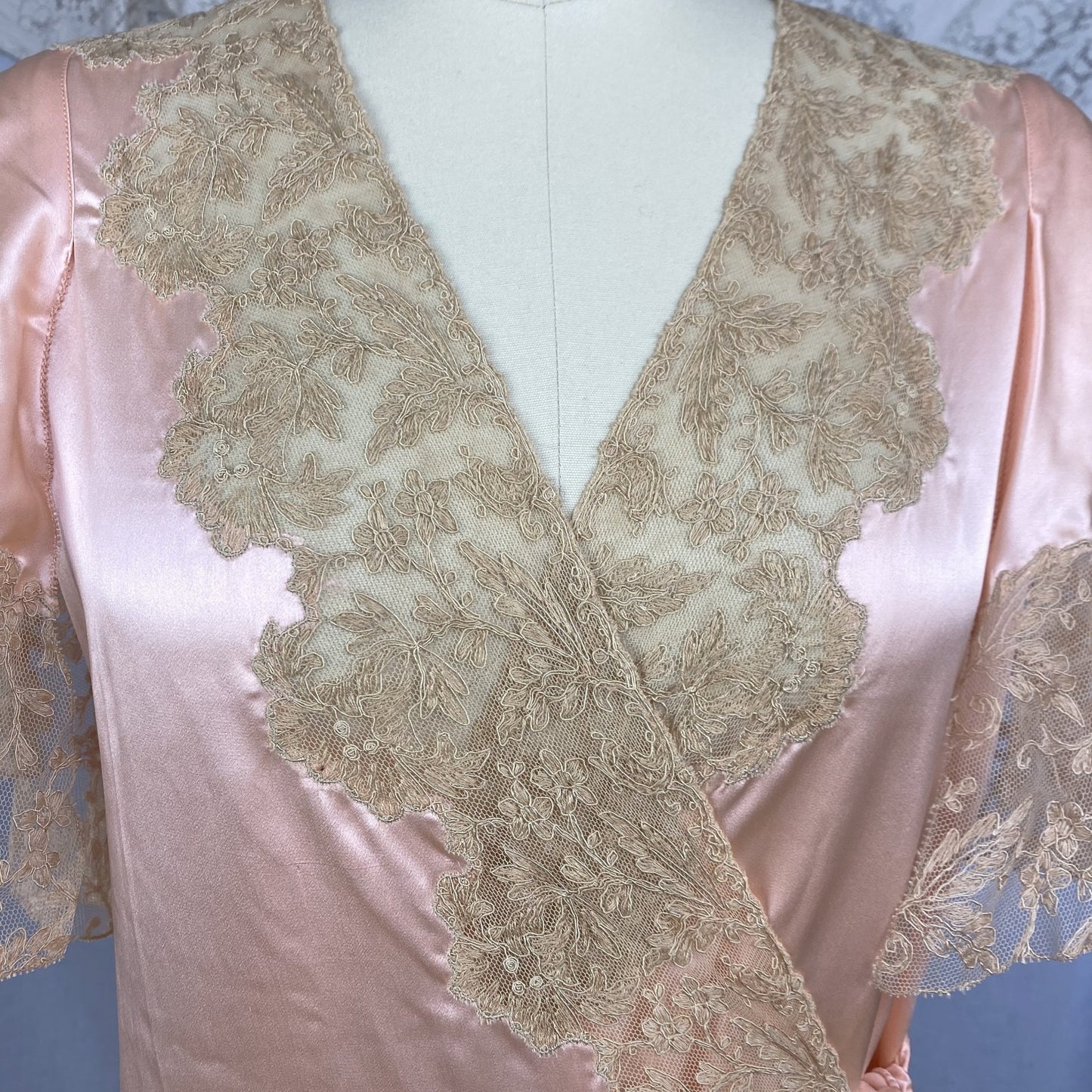 Vintage 1930's Dressing Gown Robe | Rose Gold Silk Charmeuse with Nude Tambour Lace | Size S, M, L -Never Worn - Daggers & Dames