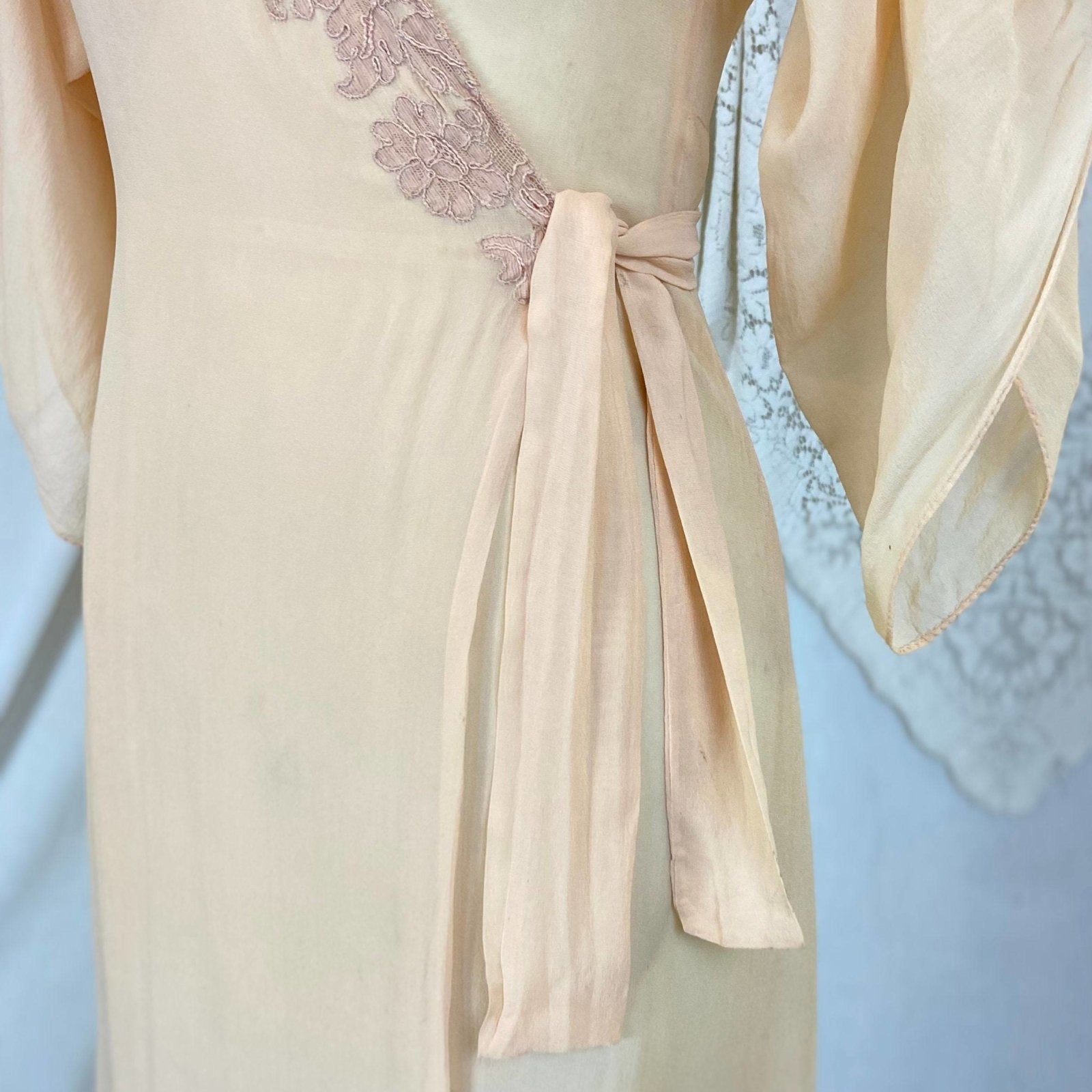 Vintage 1930's Dressing Gown Robe | Sheer Peach Silk Chiffon with Mauve Floral Embroidery | Size XS, S, M - Daggers & Dames
