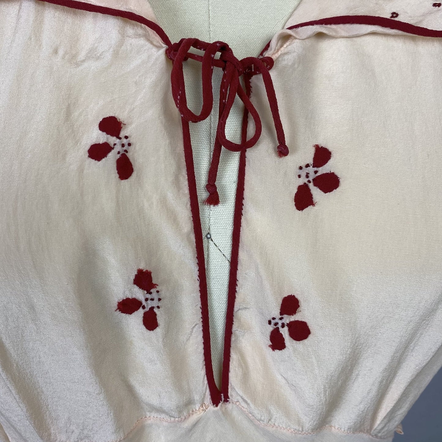Vintage 1930's Nightgown | Buttercream Silk with Bold Red Embroidery | Size 34-36 Bust, S, M - Daggers & Dames