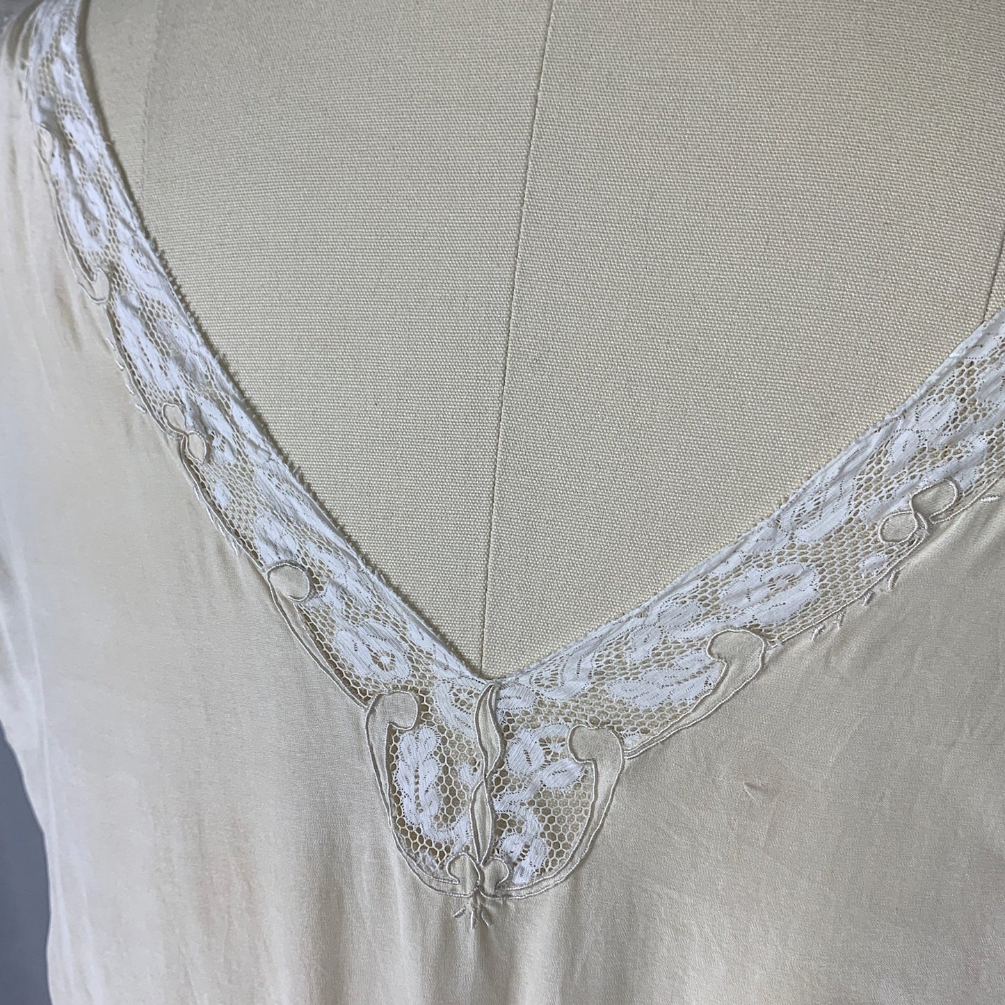 Vintage 1930's Nightgown | Buttermilk Silk with White lace & Floral Wreath Embroidery | Size S, M | Made in China - Daggers & Dames