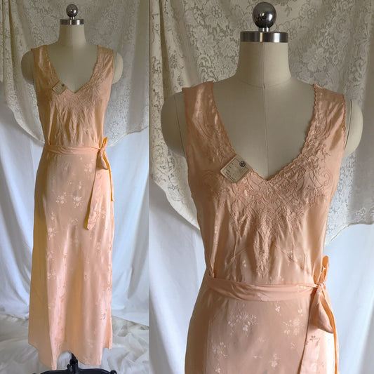 Vintage 1930's Nightgown | Peach Silk Damask with Embroidery | B. Altman & Co. -New with Tags | Size S - Daggers & Dames