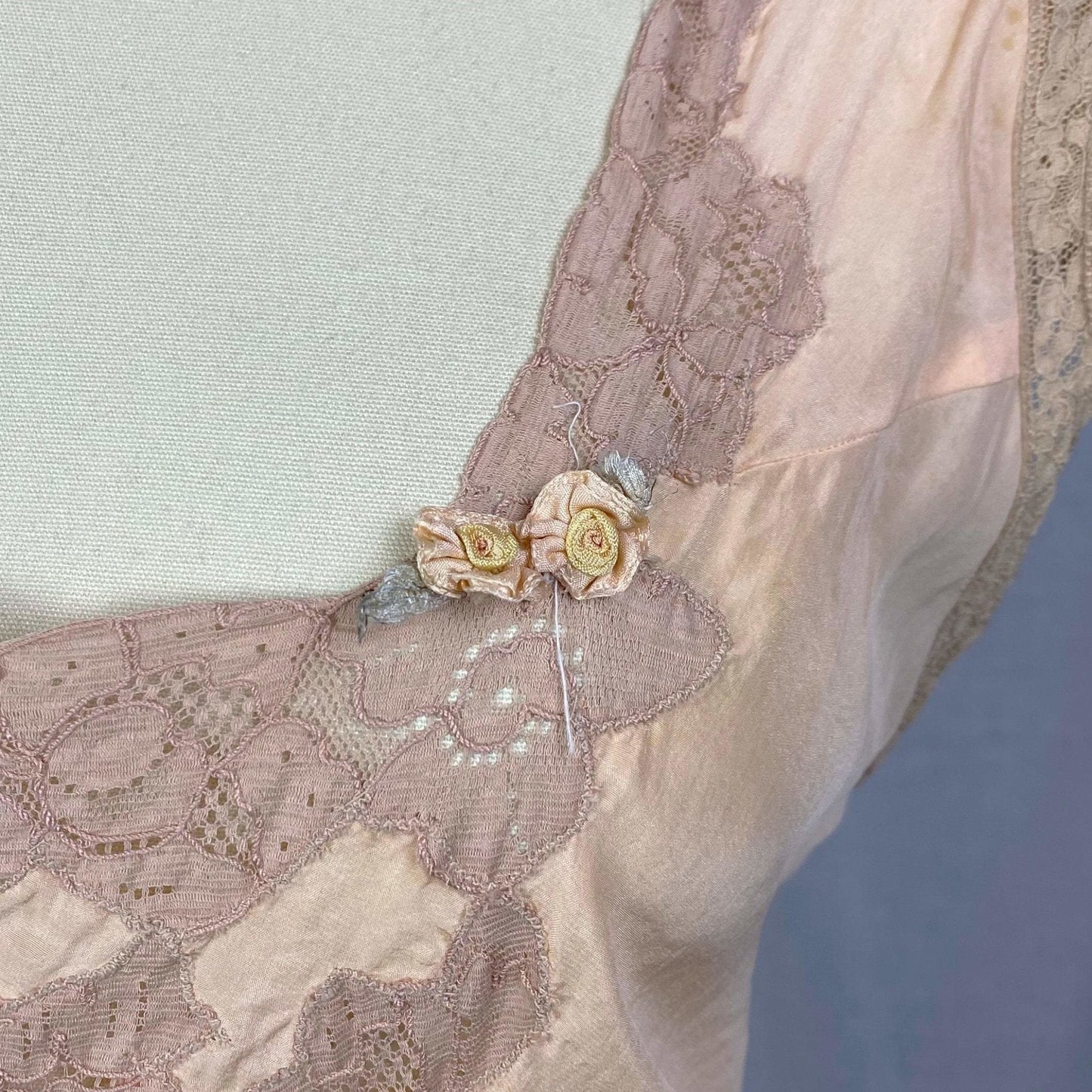 Vintage 1930's Nightgown | Rich Peach Silk with Deep Nude Lace & Silk Rosettes | Size LG | Reliance - Daggers & Dames
