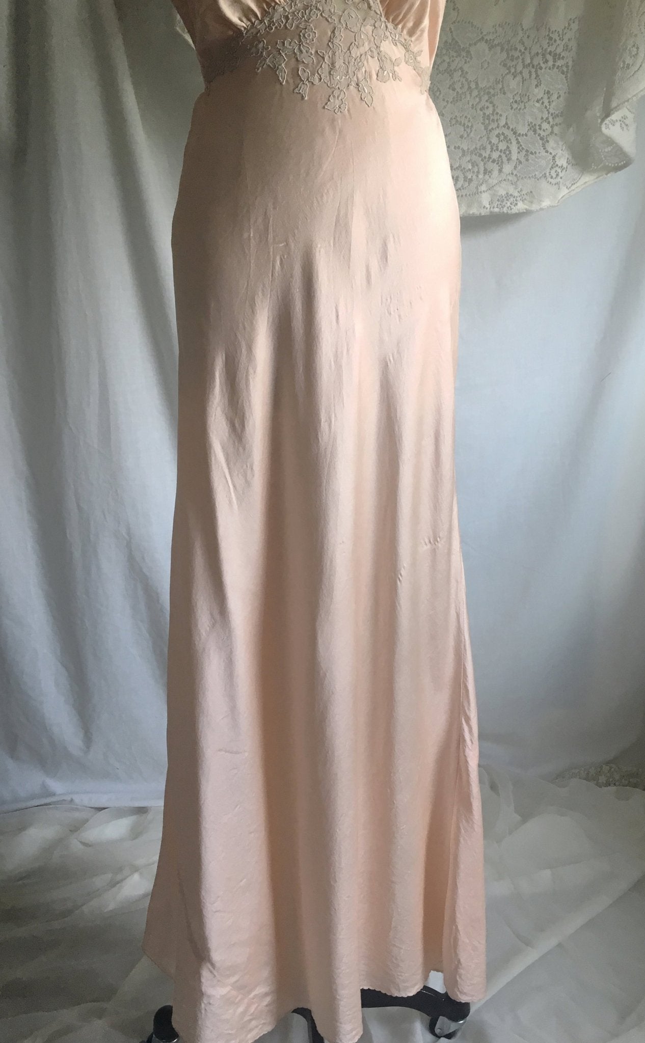 Vintage 1930's Nightgown | Rose Gold Silk with Embroidered Lace Tulle | Size M, LG - Daggers & Dames