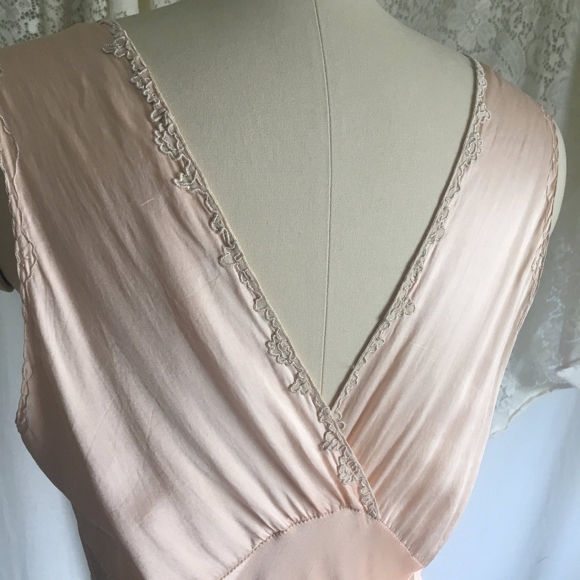 Vintage 1930's Nightgown | Rose Gold Silk with Embroidered Lace Tulle | Size M, LG - Daggers & Dames