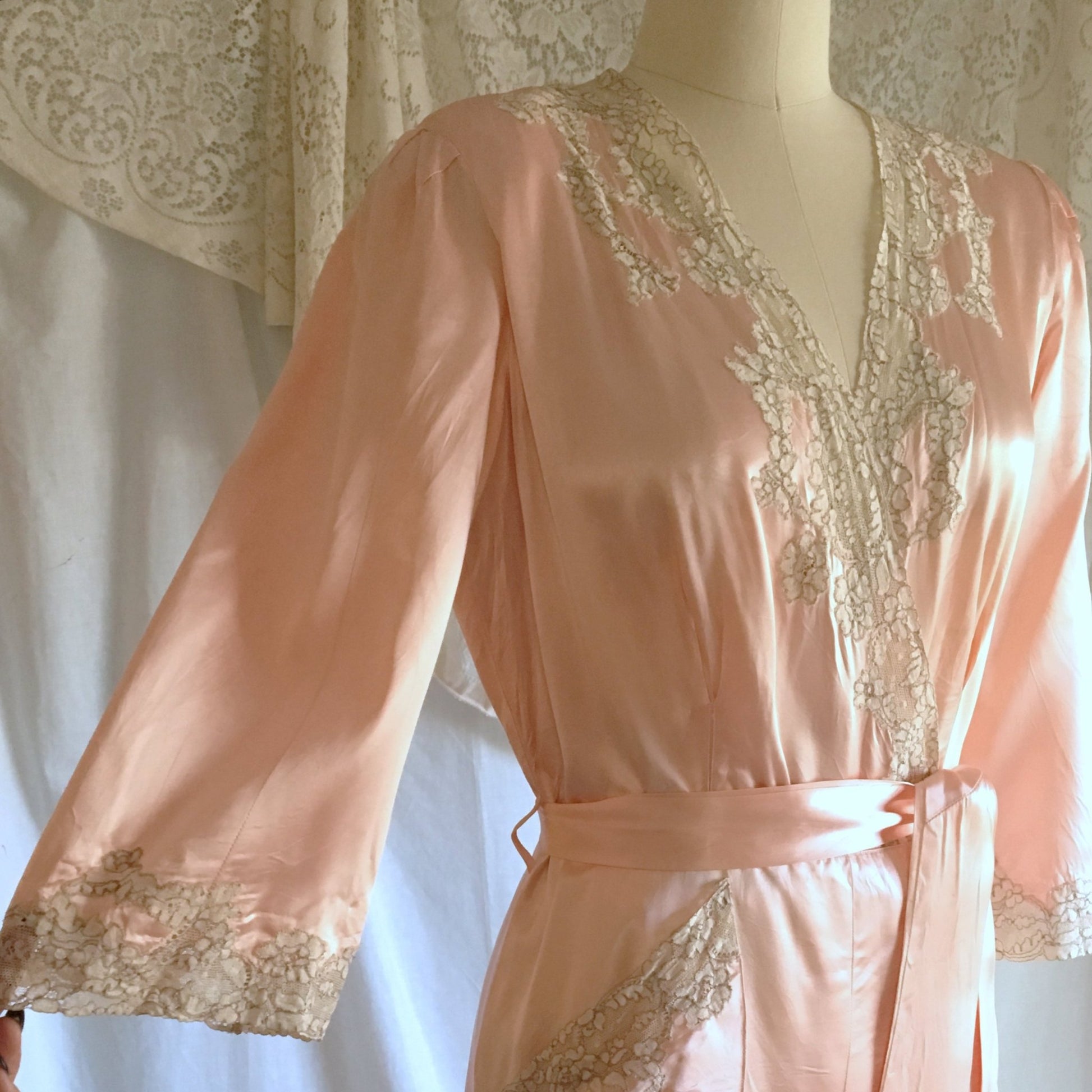 Vintage 1930's Robe | Rose Gold Pink Rayon Satin with Embroidered Lace Tulle & Train | Size S, Med - Daggers & Dames