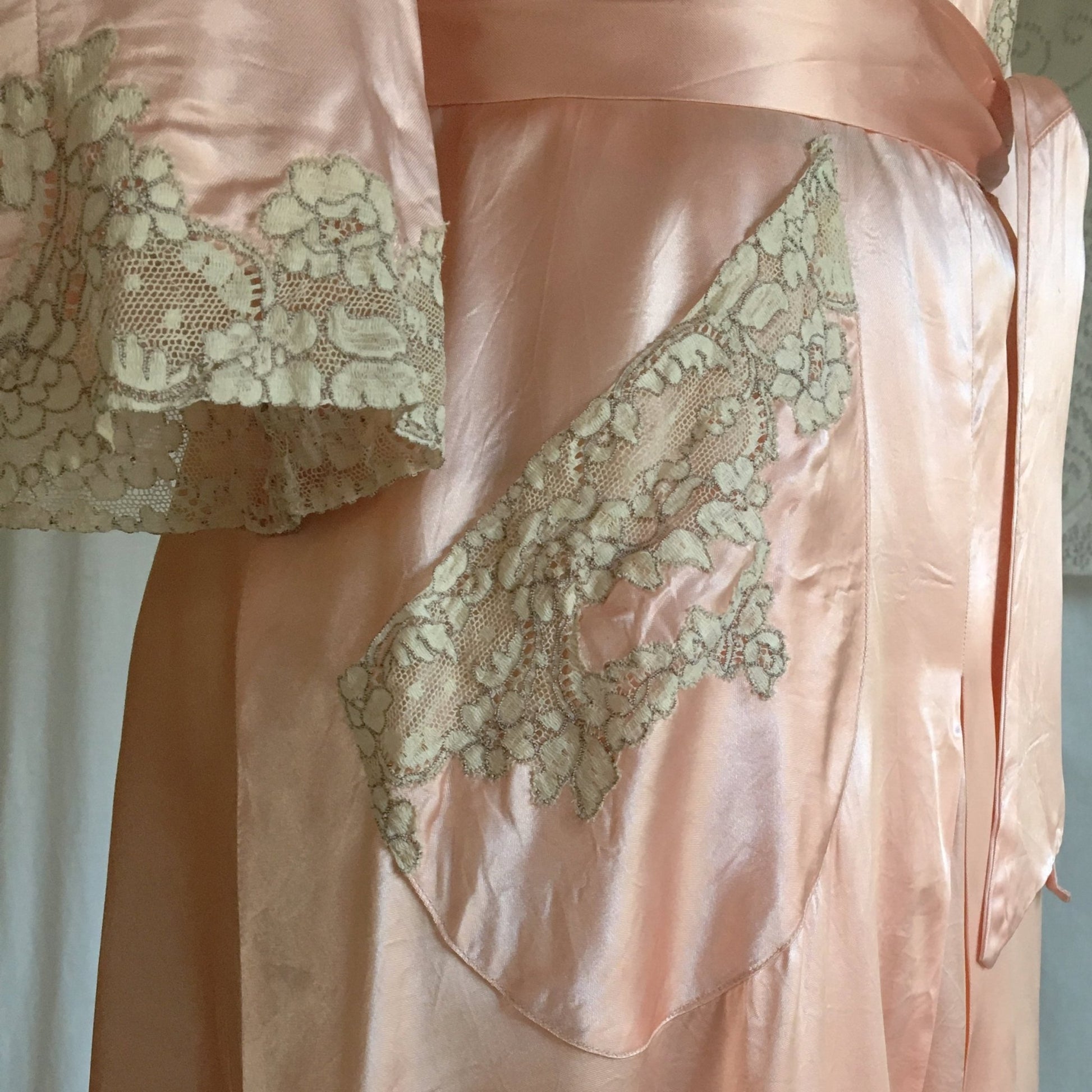 Vintage 1930's Robe | Rose Gold Pink Rayon Satin with Embroidered Lace Tulle & Train | Size S, Med - Daggers & Dames