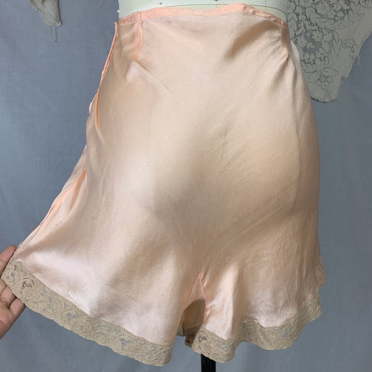 Vintage 1930's Tap Pants & Bralette Lingerie Set | Peach Silk Charmeuse with Mixed Alençon Lace | Size XS | Homemade - Daggers & Dames