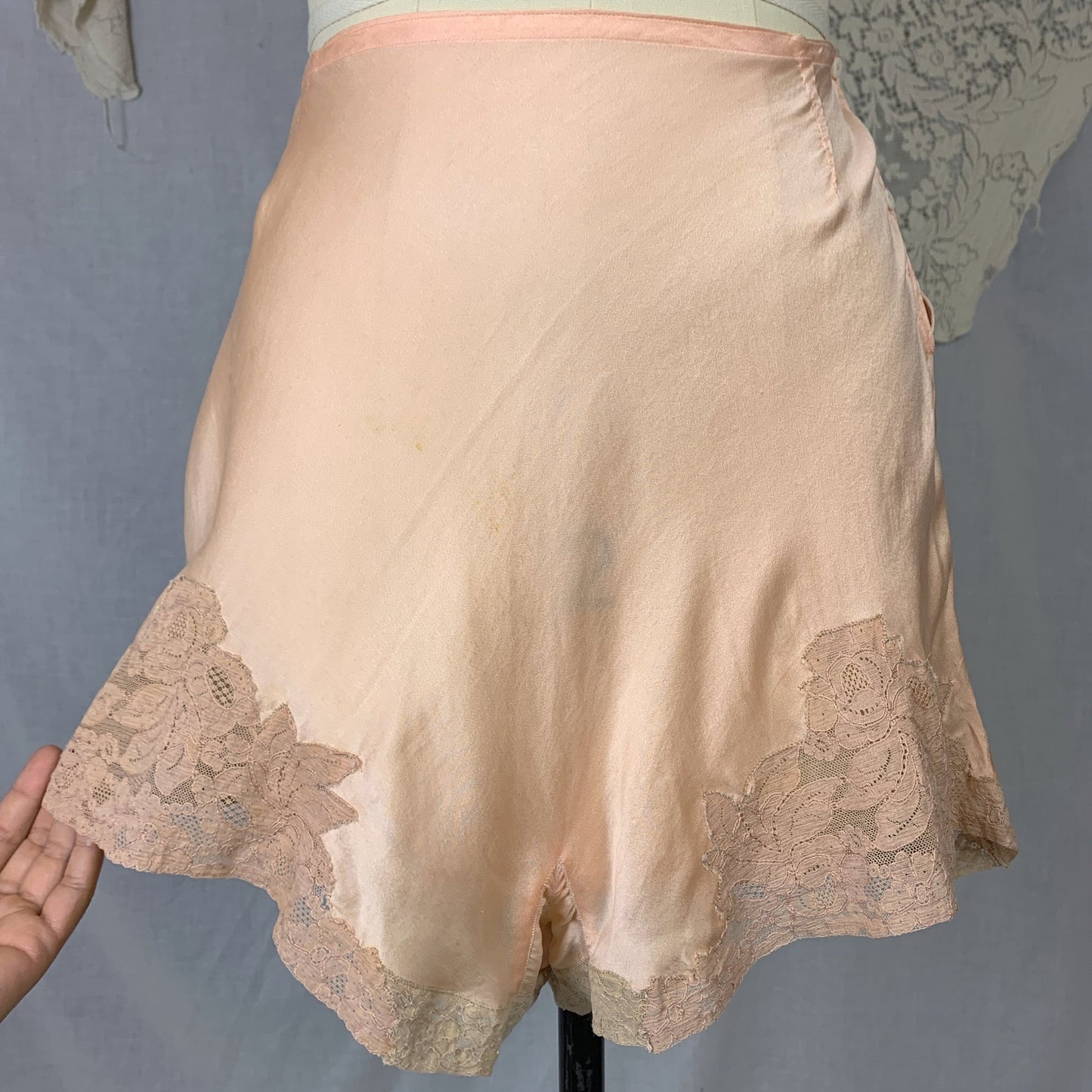 Vintage 1930's Tap Pants & Bralette Lingerie Set | Peach Silk Charmeuse with Mixed Alençon Lace | Size XS | Homemade - Daggers & Dames