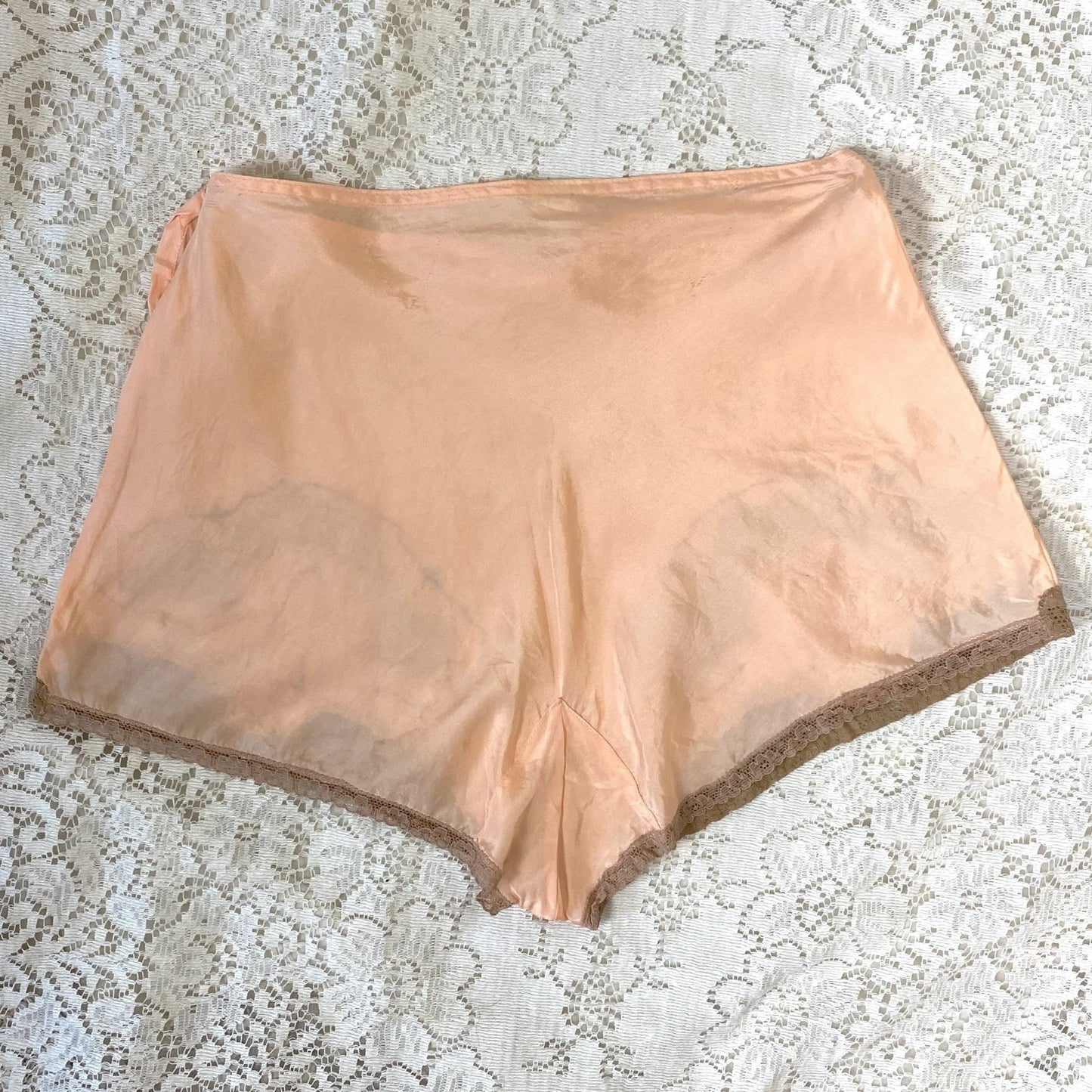 Vintage 1930's Tap Pants & Bralette Lingerie Set | Peach Silk with Mocha Lace Appliqué | Size XS, S, 34 B, 32 C - Daggers & Dames