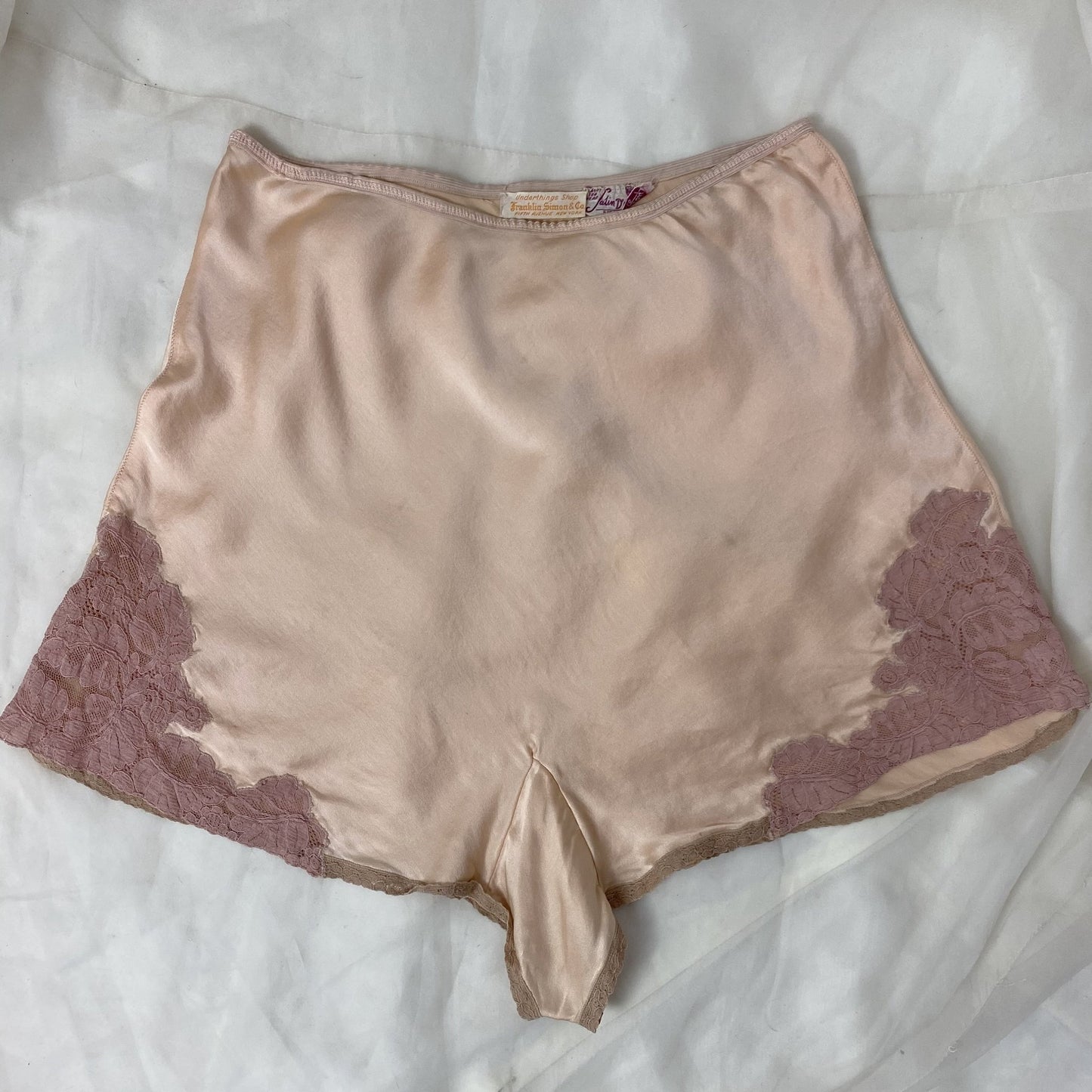 Vintage 1930's Tap Pants | Champagne Pink Silk Charmeuse with Mauve Lace Appliqués | Size M, LG | Franklin, Simon, & Co. - Daggers & Dames