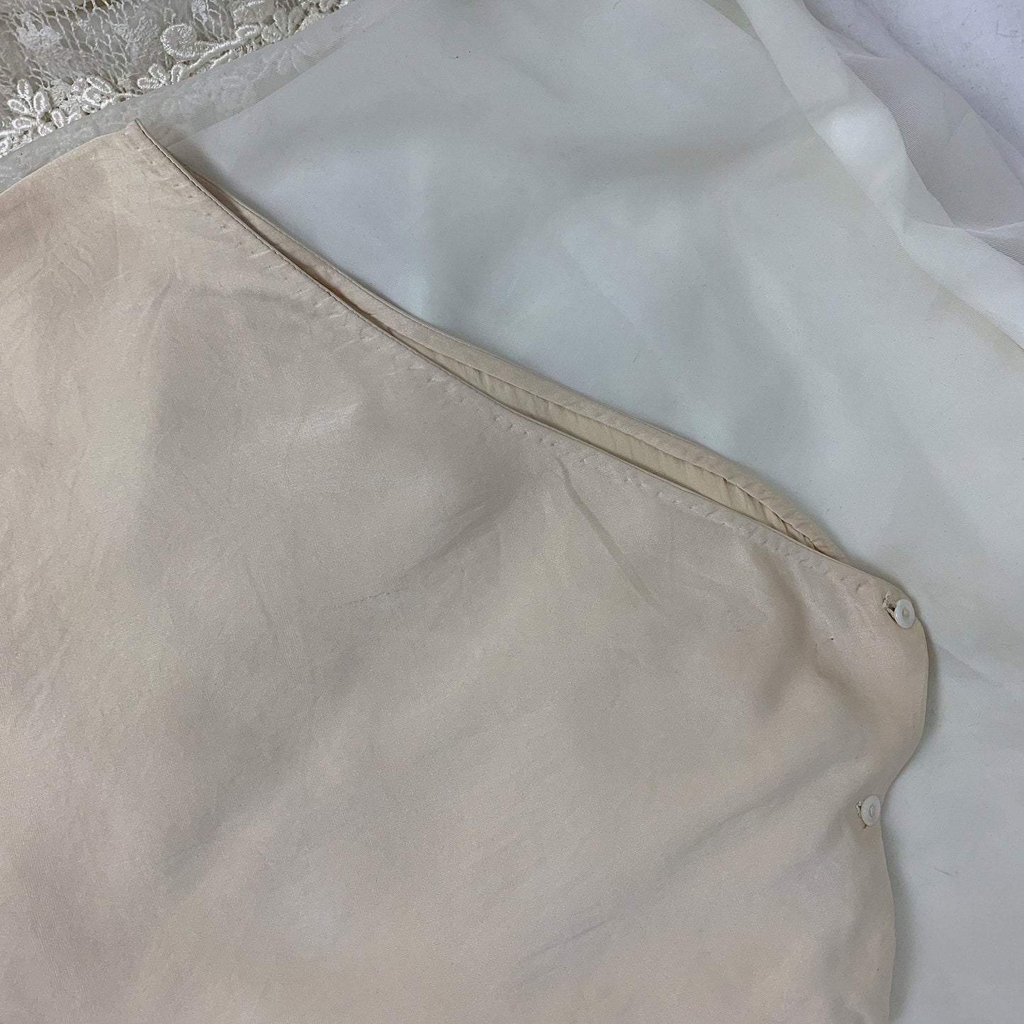 Vintage 1930's Tap Pants | Champagne Silk with Embroidered Crepe Appliqué | Size XS - Daggers & Dames