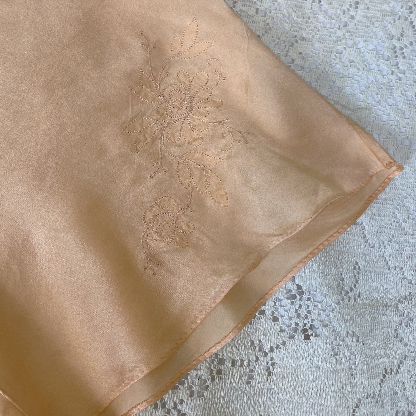 Vintage 1930's Tap Pants | Hand Stitched Rich Peach Silk with Floral Embroidery | Size S, M | Trillium - Daggers & Dames