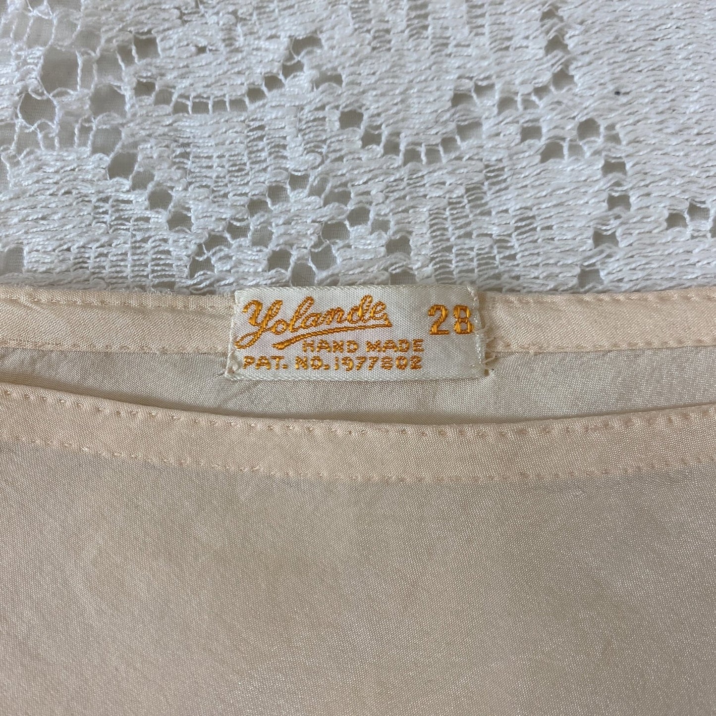 Vintage 1930's Tap Pants | Handsewn Creamy Peach Silk with Floral Embroidery | Size XS, S | Yolande - Daggers & Dames