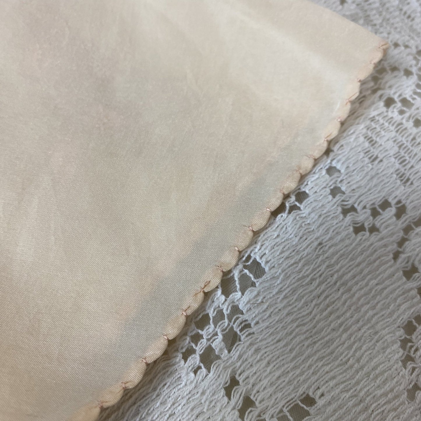 Vintage 1930's Tap Pants | Handsewn Creamy Peach Silk with Floral Embroidery | Size XS, S | Yolande - Daggers & Dames