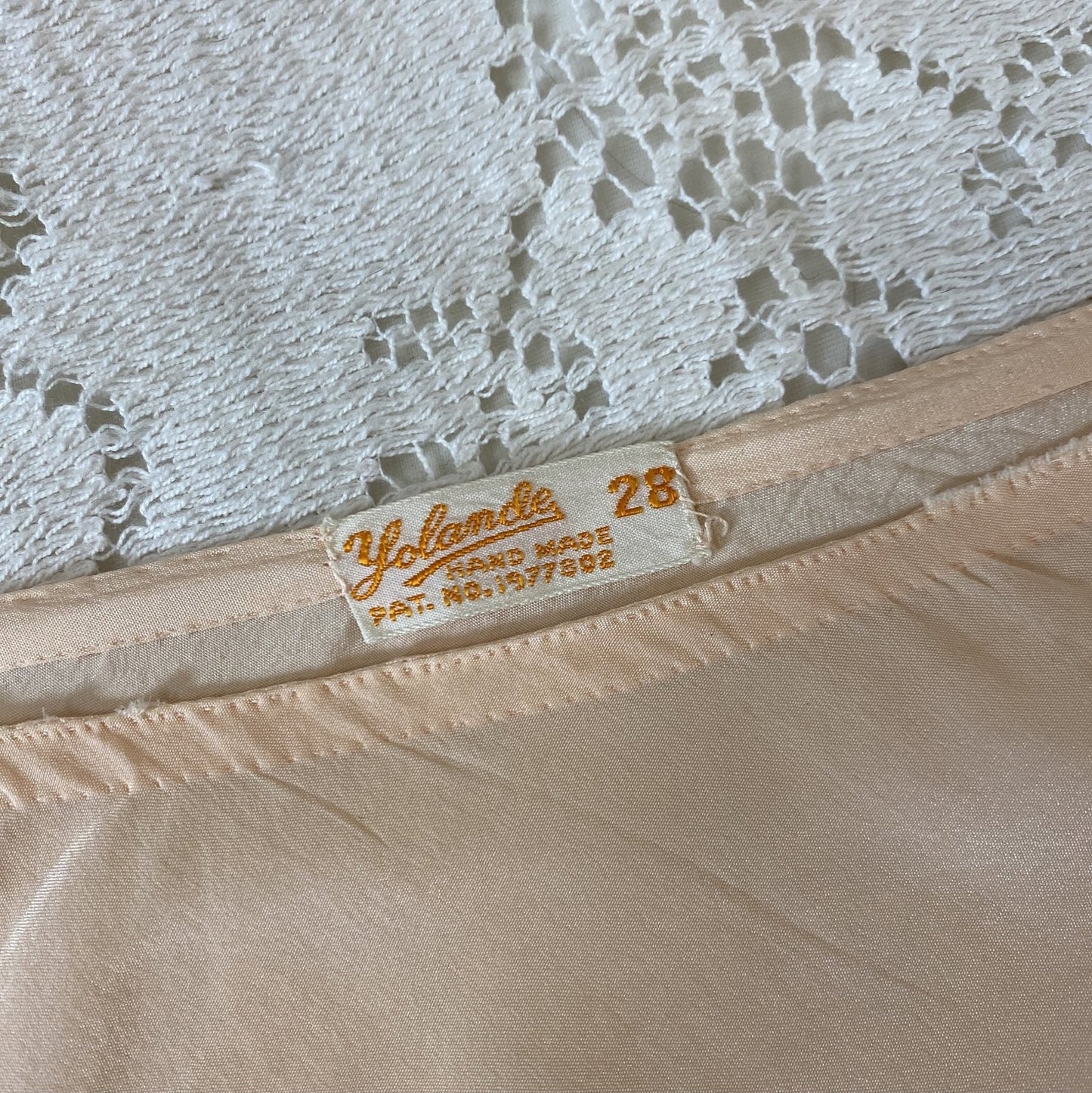 Vintage 1930's Tap Pants | Handsewn Warm Ivory Silk with Floral Embroidery & Lace | Size S | Yolande - Daggers & Dames