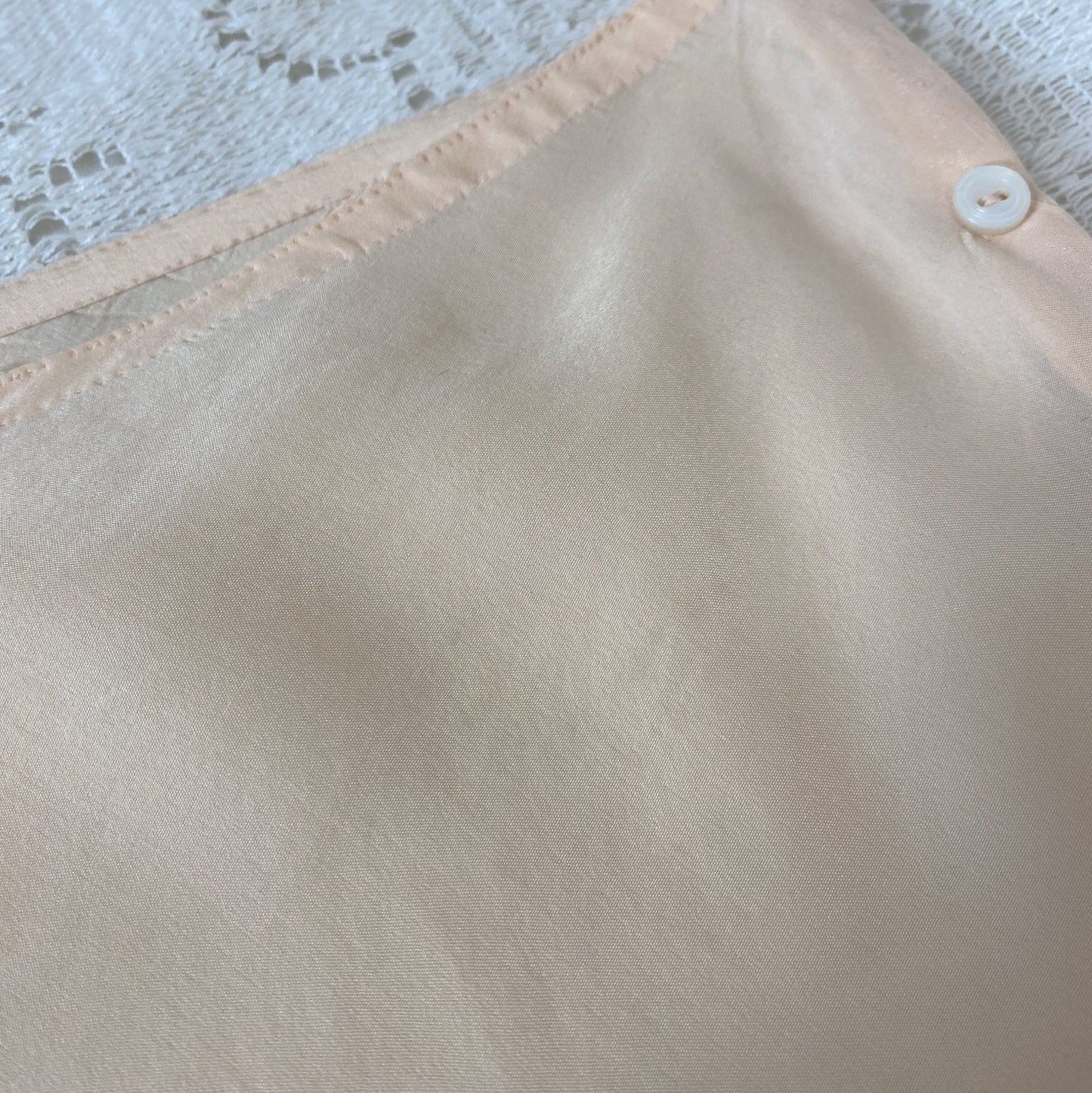 Vintage 1930's Tap Pants | Handsewn Warm Ivory Silk with Floral Embroidery & Lace | Size S | Yolande - Daggers & Dames