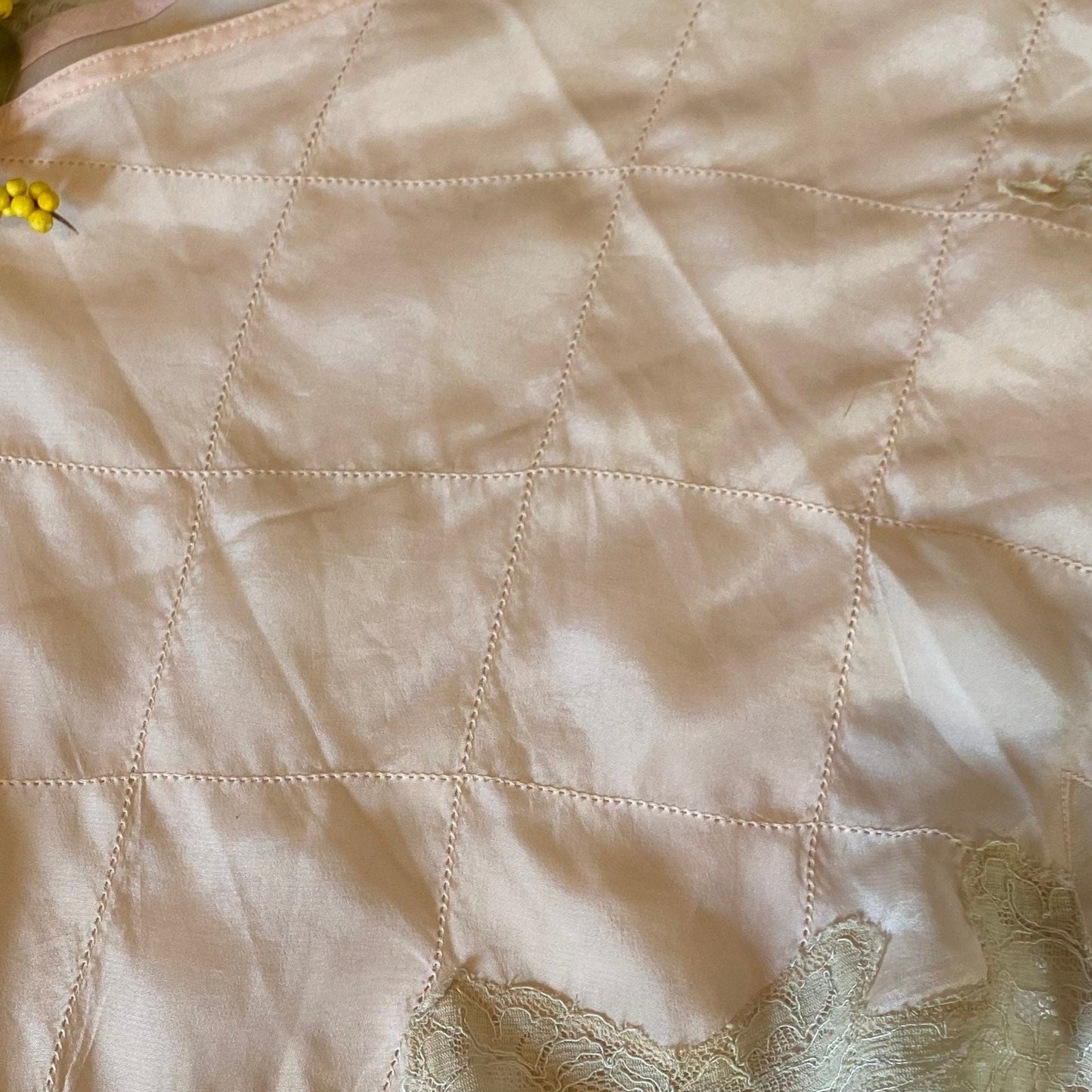 Vintage 1930's Tap Pants | Pale Rosy Peach Silk with Nude Lace & Diamond Stitching | Size S, M | J.C. Penney - Daggers & Dames