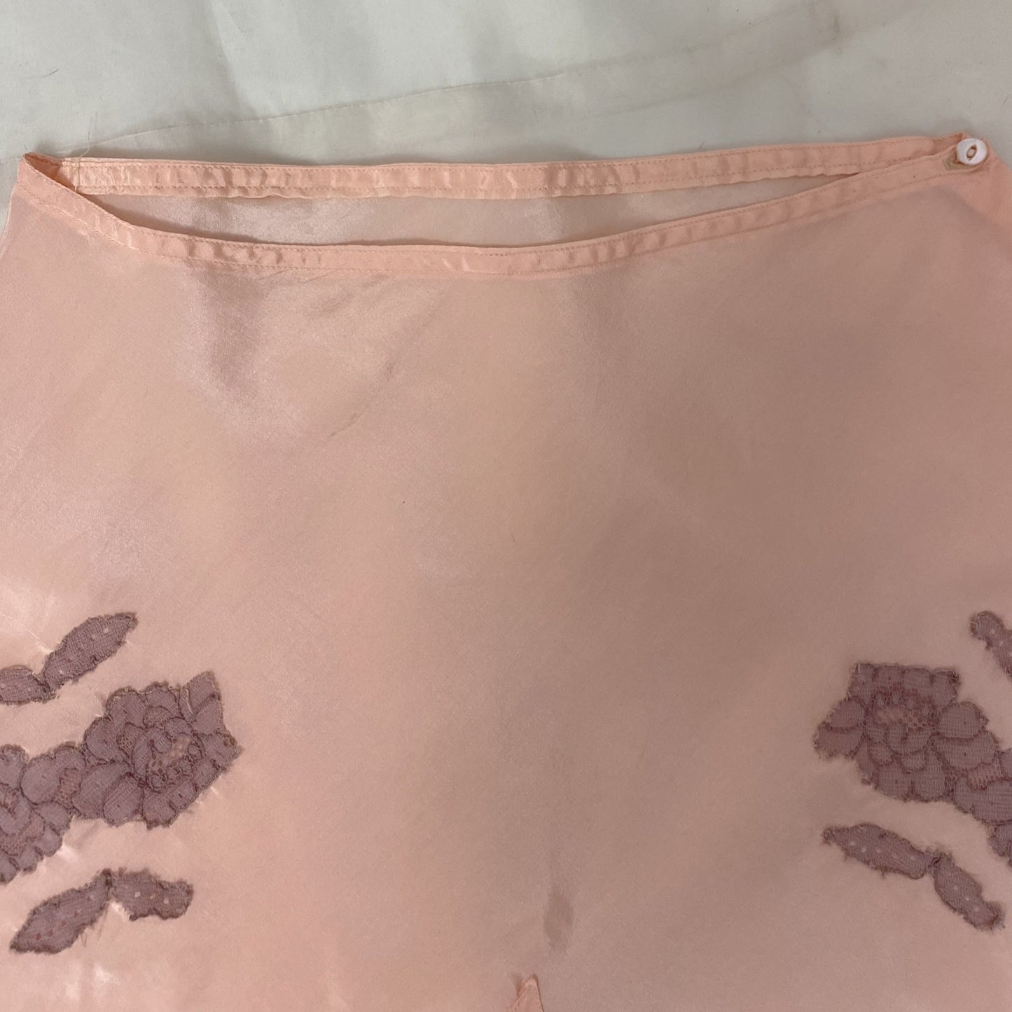 Vintage 1930's Tap Pants | Rich Petal Pink Silk with Deep Blush Lace Appliqué | Size S - Daggers & Dames
