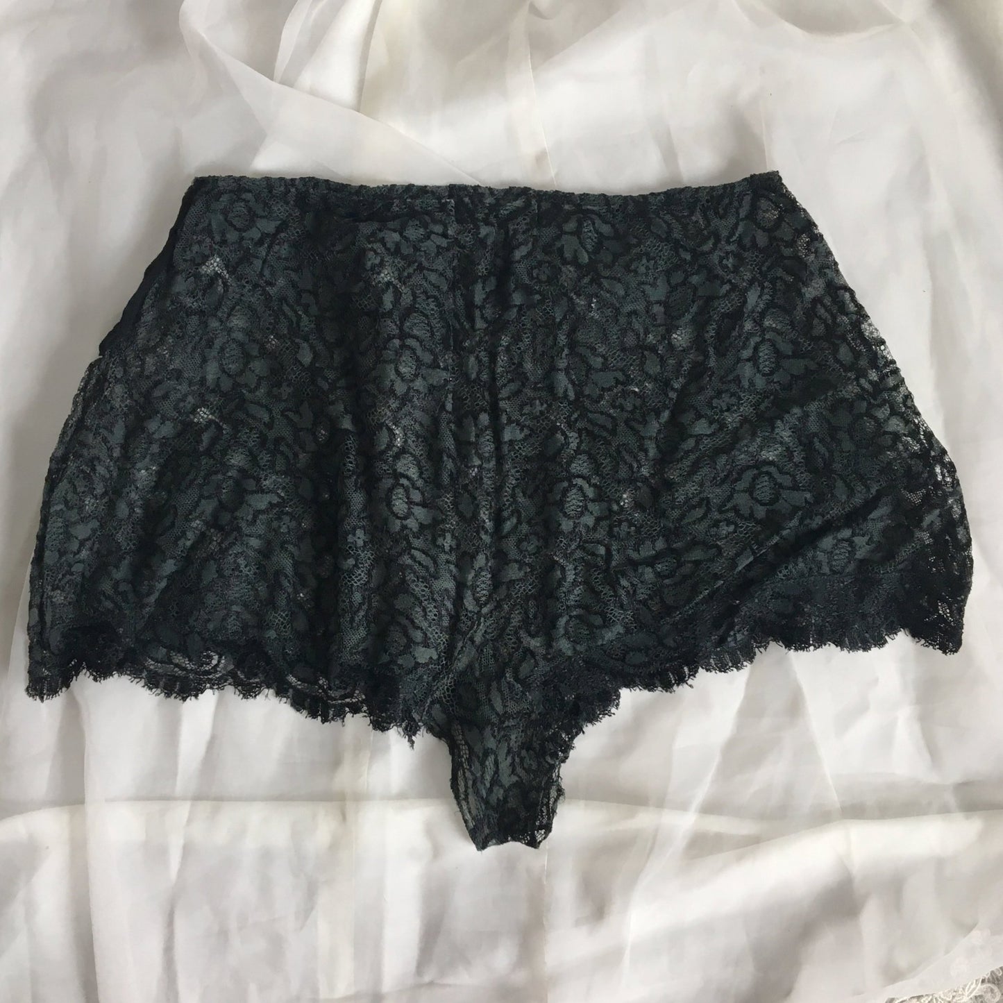 Vintage 1930's Tap Pants | Sheer Black & Gray Chantilly Lace with Shell Button | Size S - Daggers & Dames
