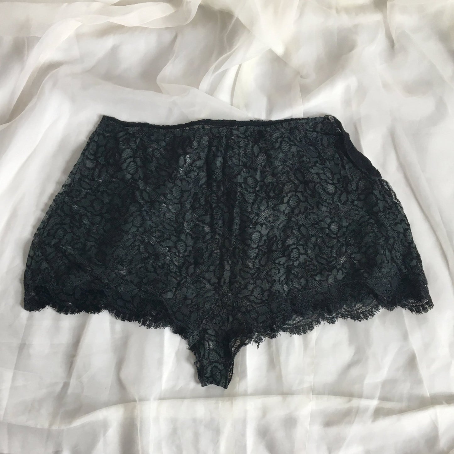 Vintage 1930's Tap Pants | Sheer Black & Gray Chantilly Lace with Shell Button | Size S - Daggers & Dames