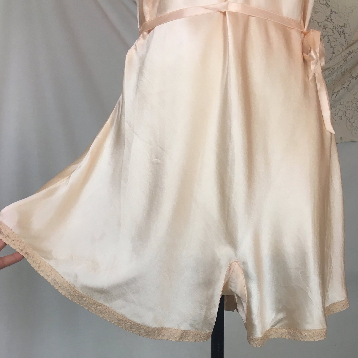 Vintage 1930's Teddy Chemise | Light Peach Silk with Alençon Lace & Ribbon Tie | Dunning Pure Silk | Size LG - Daggers & Dames