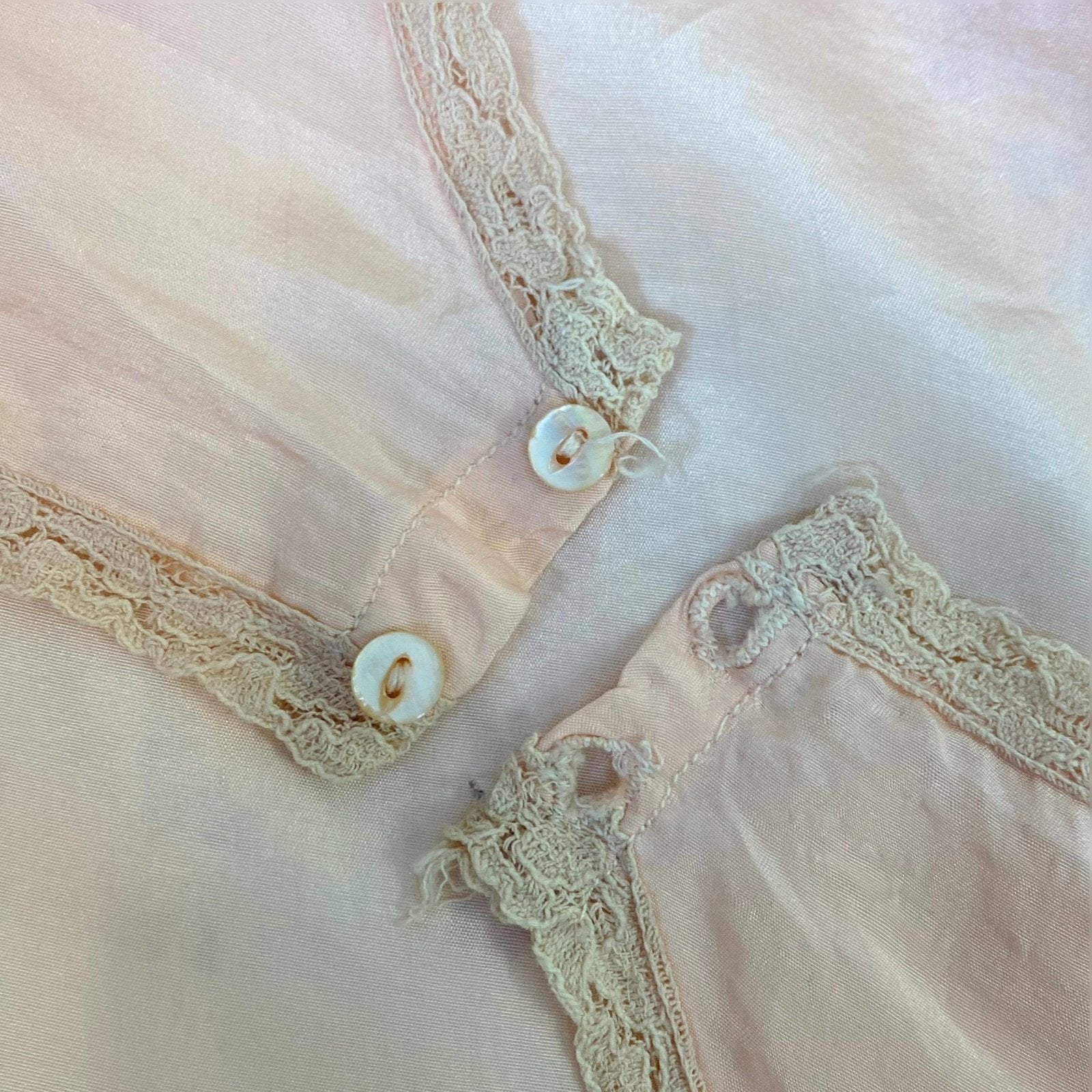 Vintage 1930's Teddy Chemise | Pale Peach Silk with Mocha Floral Lace | Size M, LG - Daggers & Dames