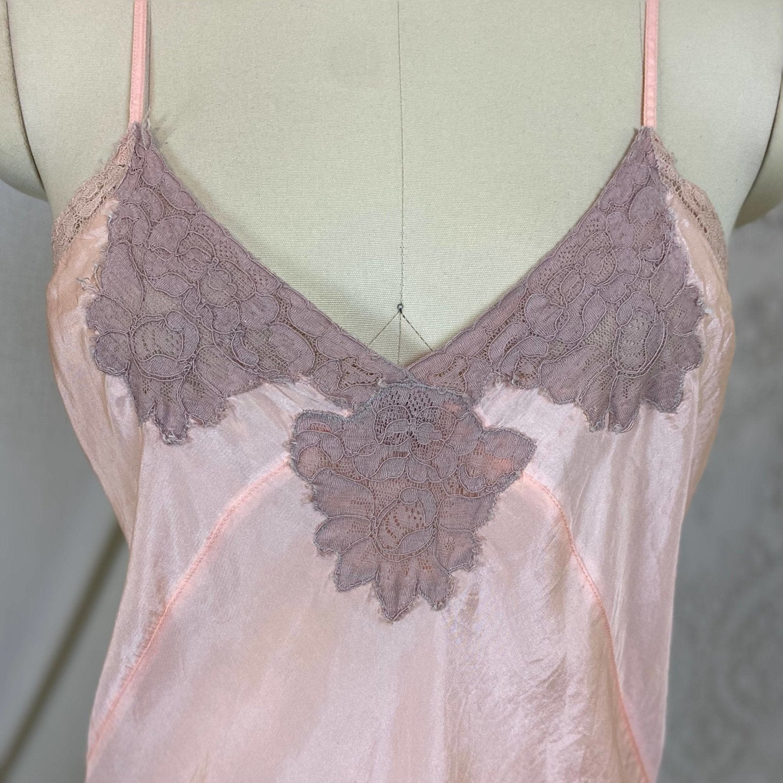 Vintage 1930's Teddy Chemise | Pale Peach Silk with Mocha Floral Lace | Size M, LG - Daggers & Dames