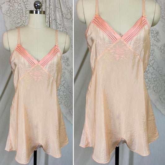 Vintage 1930's Teddy Chemise | Pale Peachy Pink Silk with Satin Trim & Floral Embroidery | Size M, LG - Daggers & Dames
