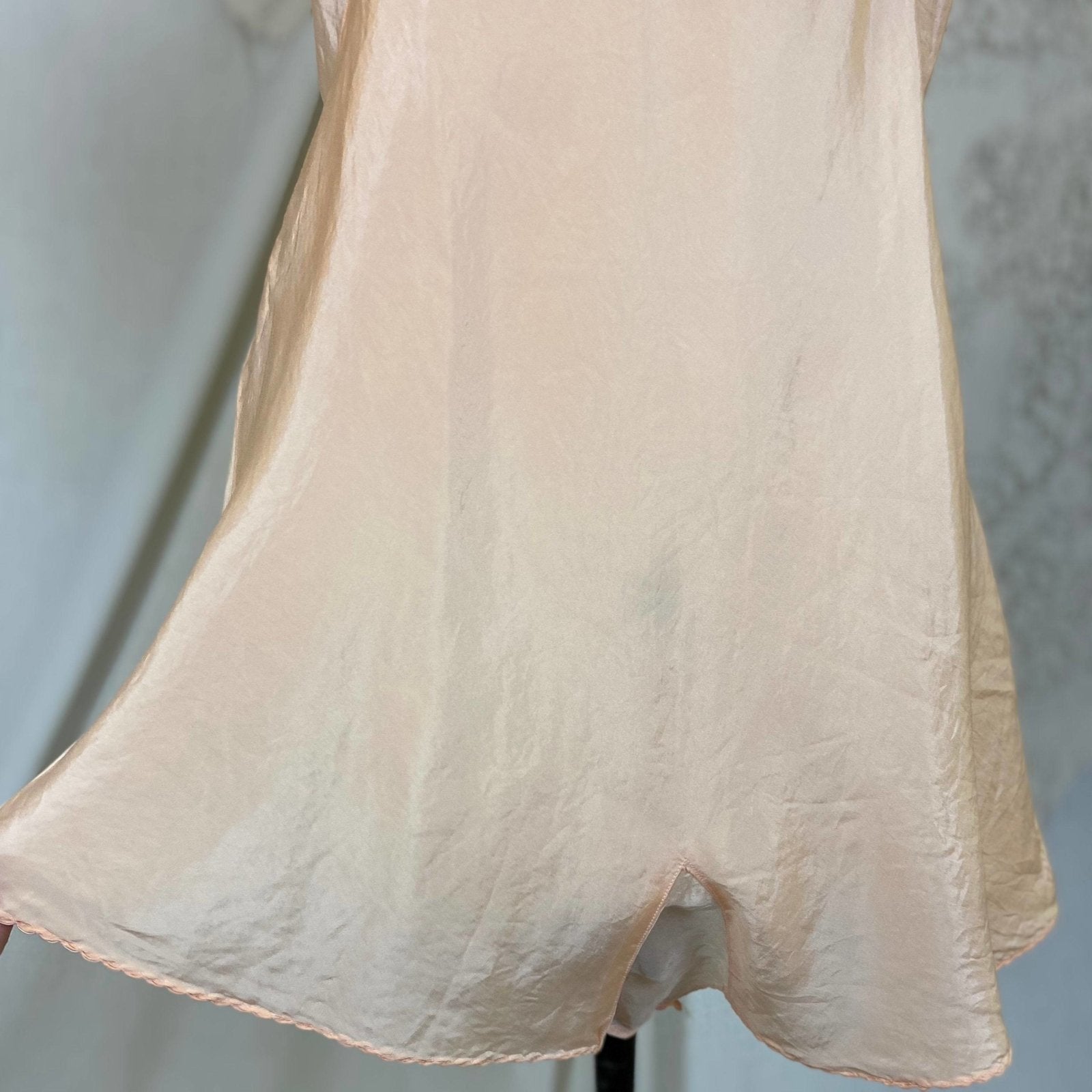 Vintage 1930's Teddy Chemise | Pale Peachy Pink Silk with Satin Trim & Floral Embroidery | Size M, LG - Daggers & Dames