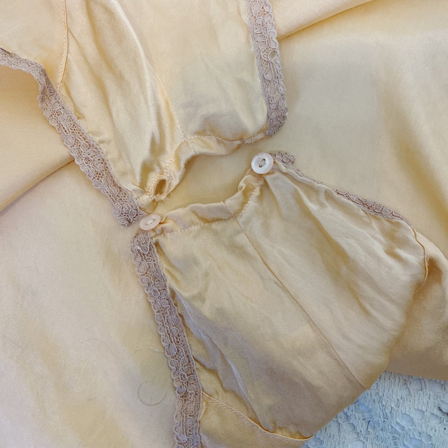 Vintage 1930's Teddy Chemise | Rich Peach Silk with Warm Nude Floral Lace | Size M, LG - Daggers & Dames