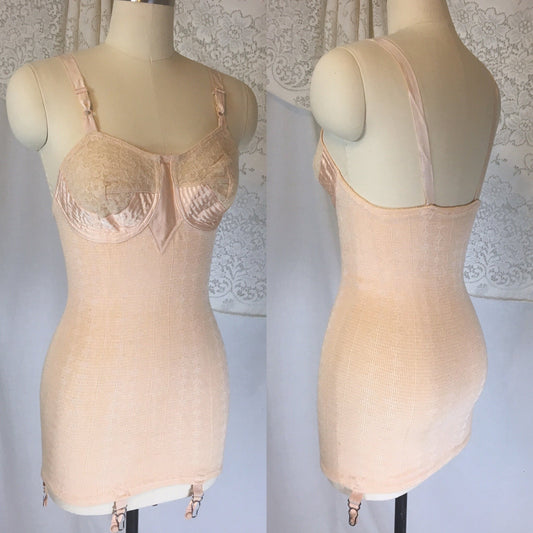 Vintage 1940's All in One Girdle | Peach Argyle Rayon Blend with Floral Lace & Satin Bullet Cups | Size 34 C, 36 B, 32 D - Daggers & Dames