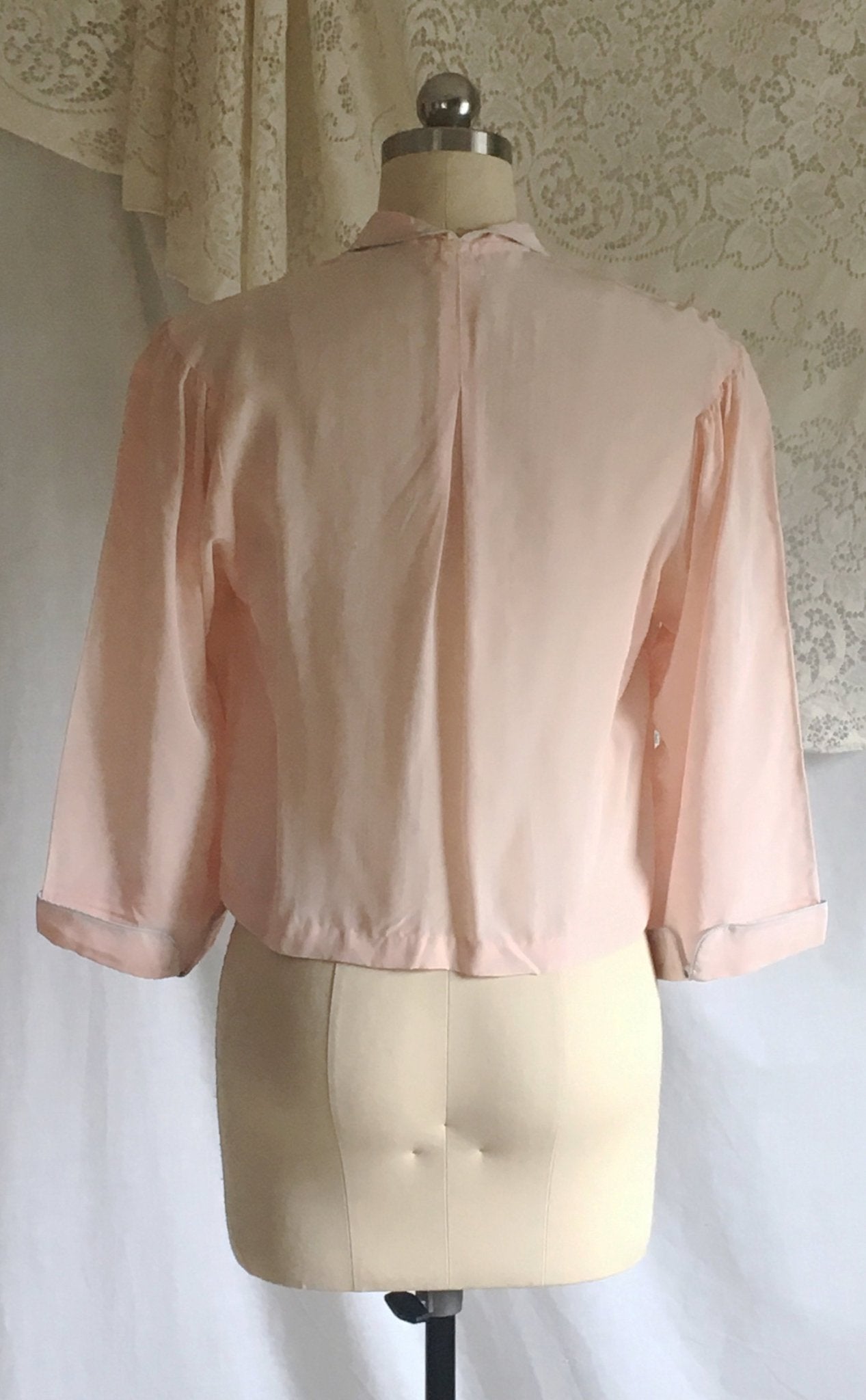 Vintage 1940's Bed Jacket | Pale Pink Rayon with Gray Piping and Bell Sleeves | Size S, M - Daggers & Dames