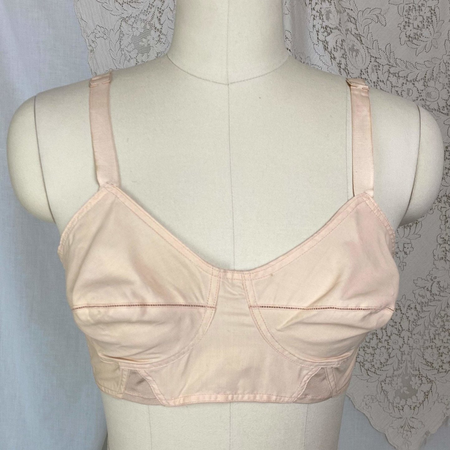 Vintage 1940's Bra | Peach Cotton & Rayon with Darted Cups | Size 36 B, 34 C | Kabo - Daggers & Dames
