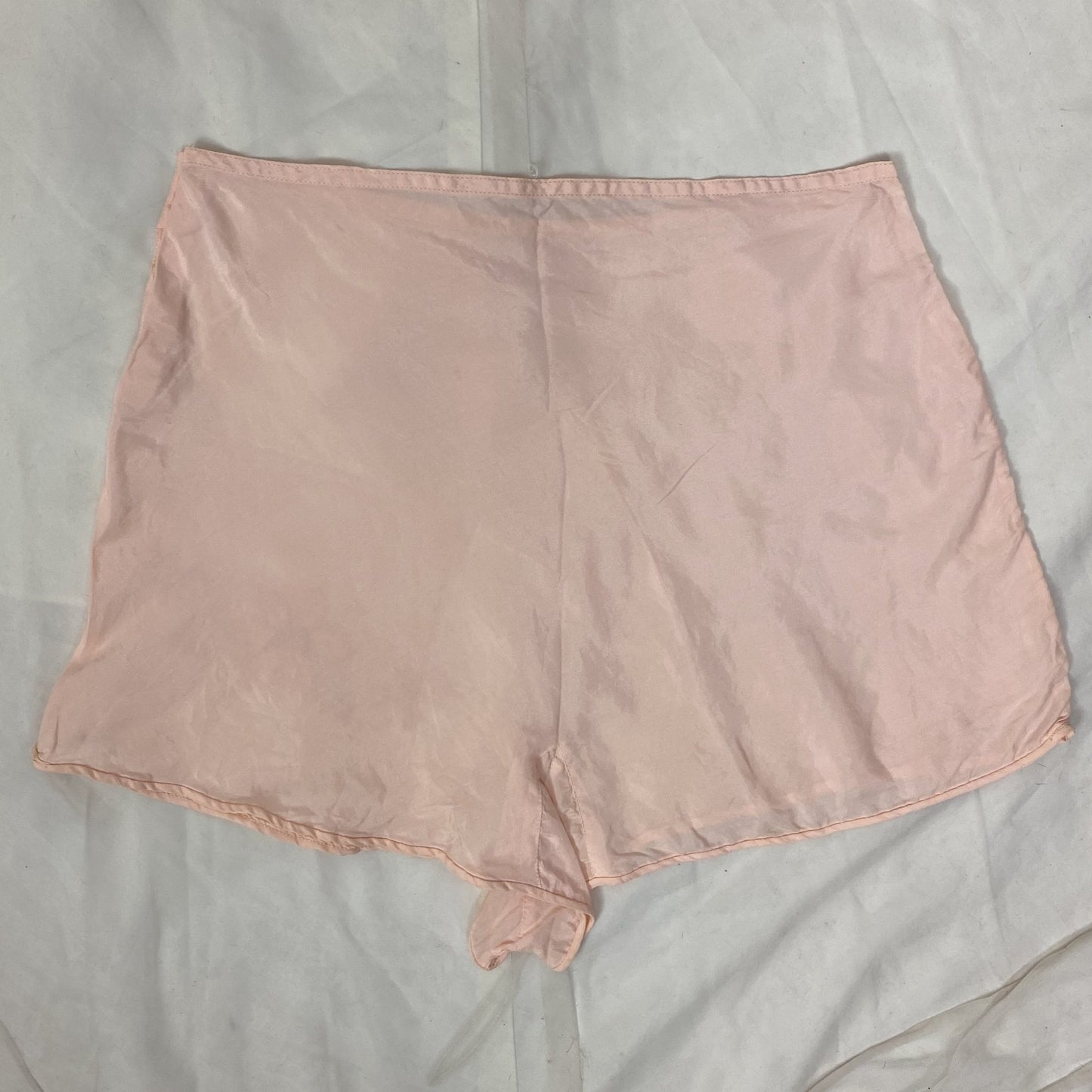Vintage 1940's Bralette & Tap Pant Lingerie Set | Palest Pink Silk Crepe with Satin Appliques | Size XS, 32 B - Daggers & Dames