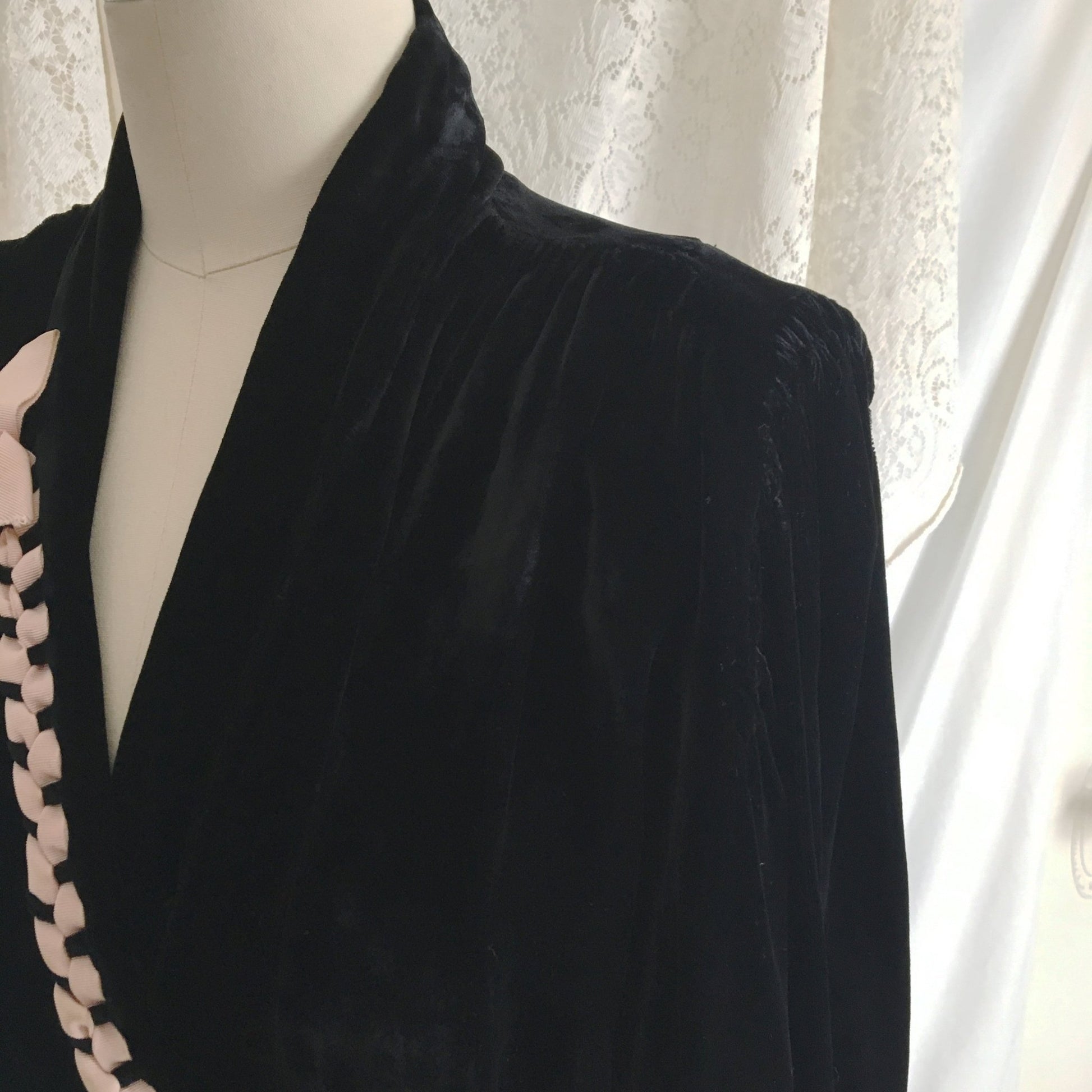 Vintage 1940's Dressing Gown | Black Silk Velvet with Powder Pink Ribbon | Bias Cut Step In Robe | Size S, M, LG - Daggers & Dames