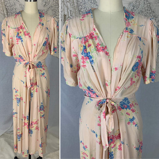 Vintage 1940's Dressing Gown Robe | Apricot Rayon with Bold Floral Print | Size S, M - Daggers & Dames