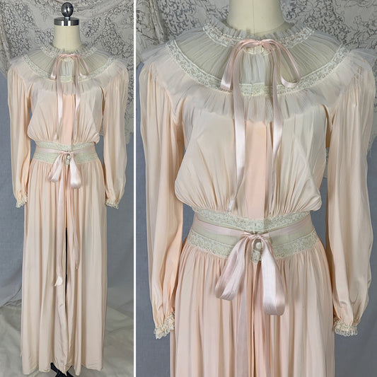 Vintage 1940's Dressing Gown Robe | Creamy Peach Rayon with White Ruched Tulle Yoke & Lace | Size XS, S | Radcliffe - Daggers & Dames