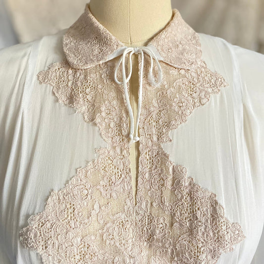 Vintage 1940's Dressing Gown Robe | Sheer White Rayon Chiffon with Warm Nude Cotton Lace | Size XS, S - Daggers & Dames