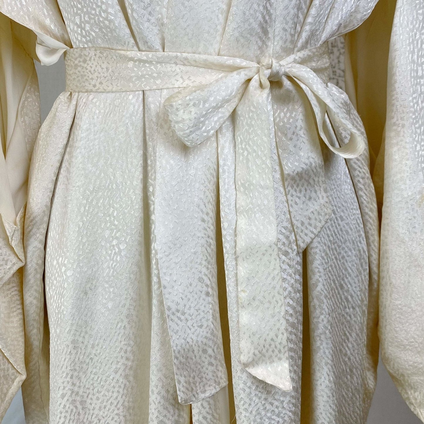Vintage 1940's Japanese Kimono Robe | Hand Stitched Buttercream Rayon Satin Damask with Golden Dragon Embroidery | Size Free - Daggers & Dames