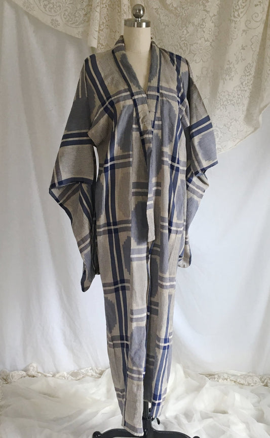 Vintage 1940's Kimono | Blue Crepe Silk | Geometric Pattern | Size SM/LG - Daggers & Dames