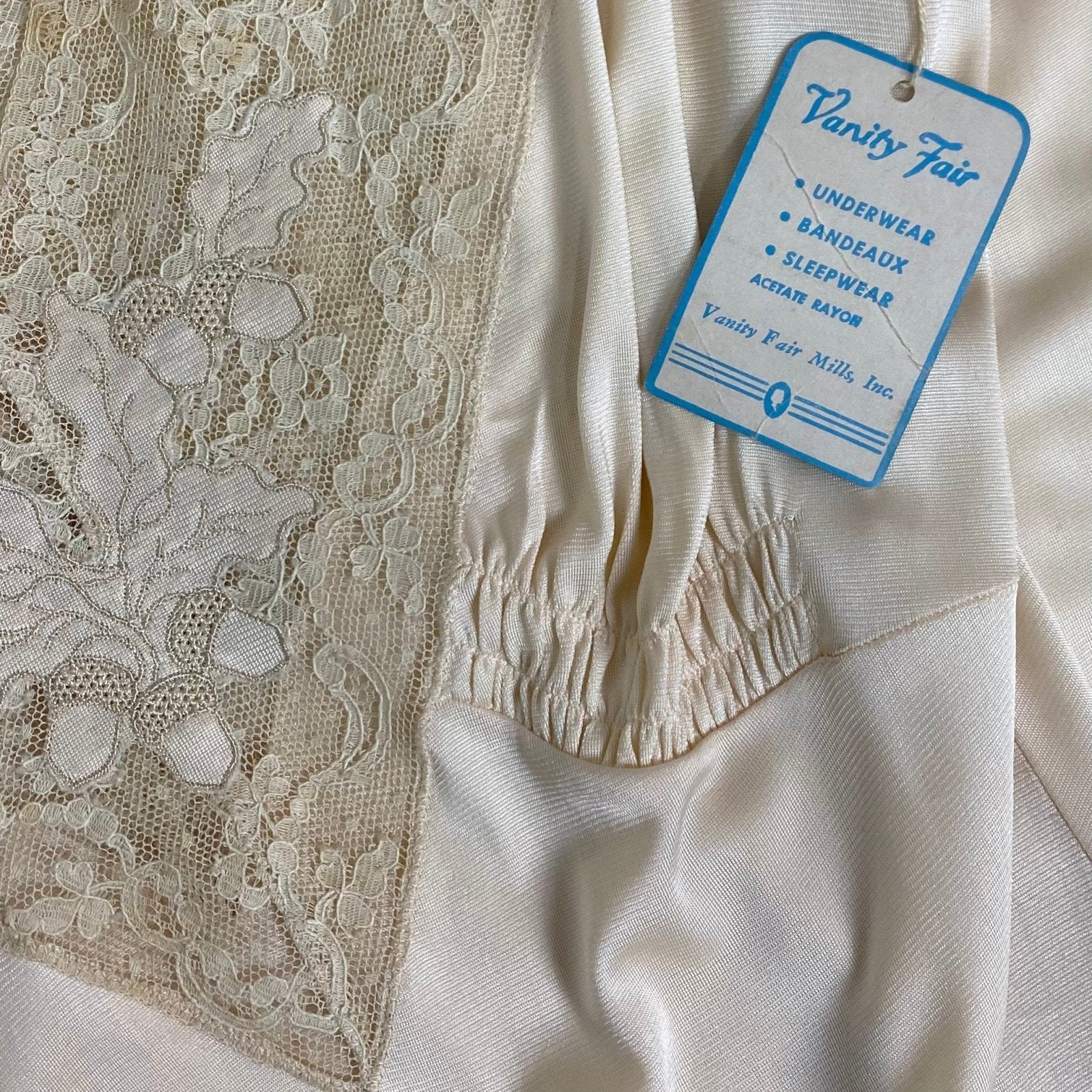 Vintage 1940's Nightgown | Creamy Tan Rayon Jersey Knit with Satin Acorn Appliques & Lace | Size S, M, LG | Vanity Fair New with Tags - Daggers & Dames