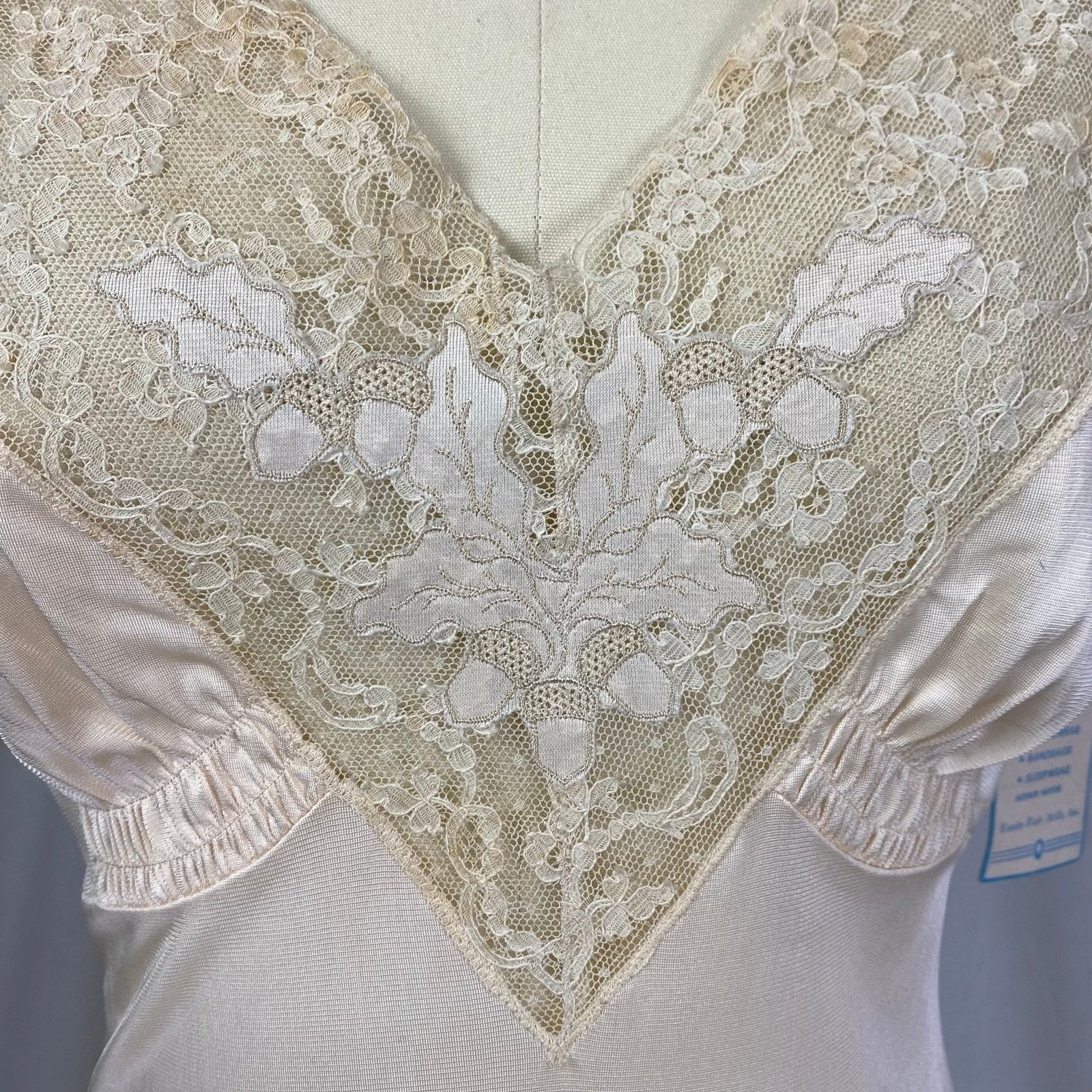 Vintage 1940's Nightgown | Creamy Tan Rayon Jersey Knit with Satin Acorn Appliques & Lace | Size S, M, LG | Vanity Fair New with Tags - Daggers & Dames