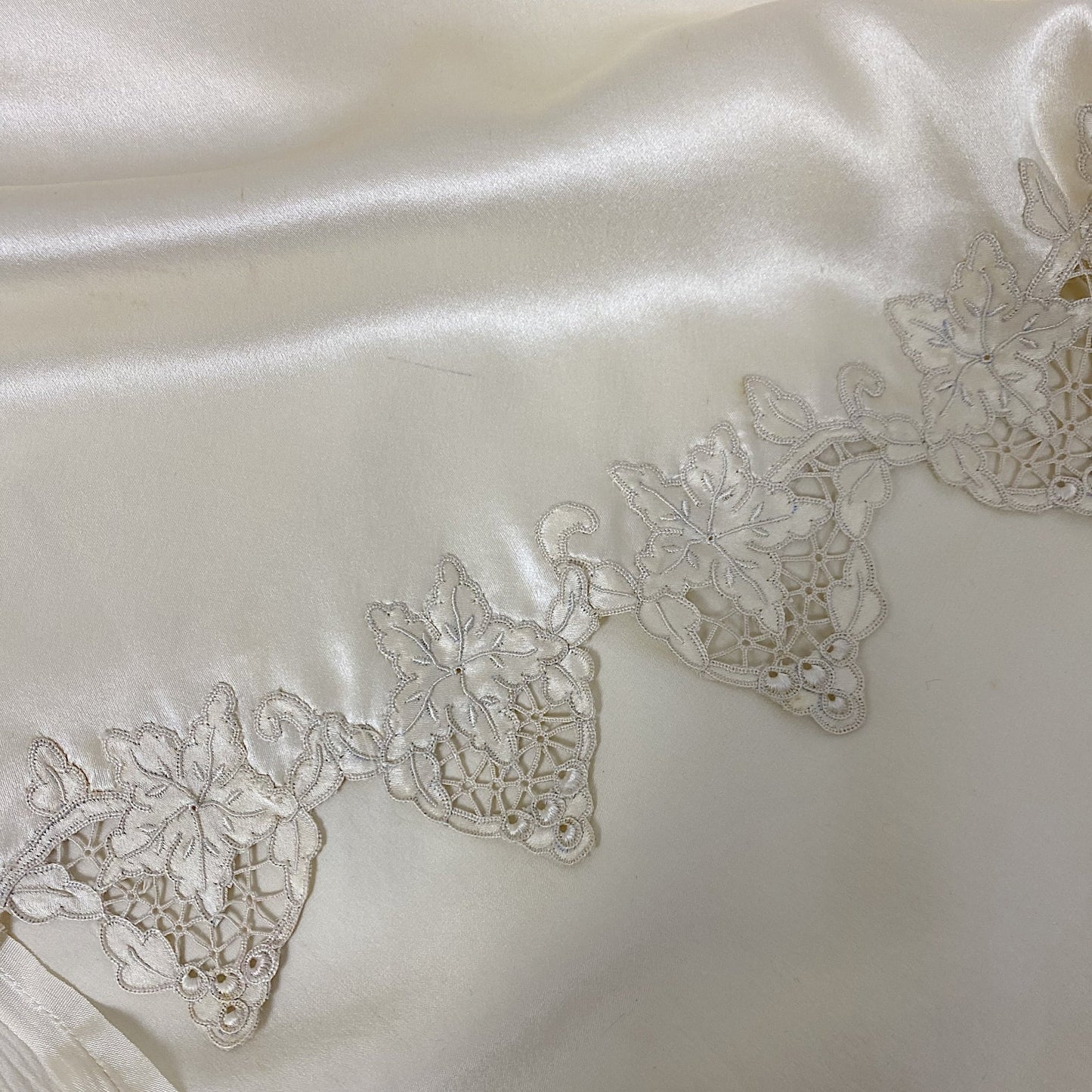 Vintage 1940's Nightgown | Hand Stitched Warm Ivory Silk Charmeuse with Floral Appliqué & Spiderweb Lace | Size 34-36 Bust, S | OOAK - Daggers & Dames