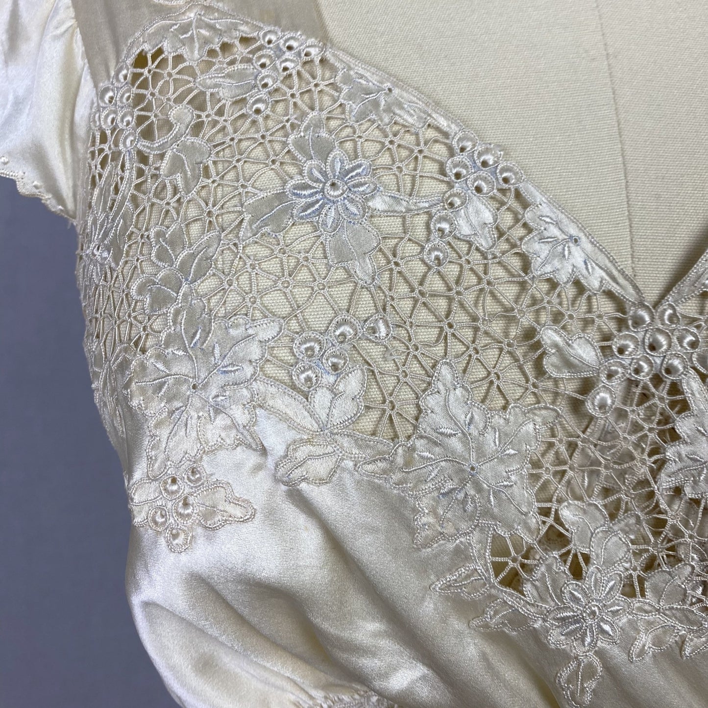 Vintage 1940's Nightgown | Hand Stitched Warm Ivory Silk Charmeuse with Floral Appliqué & Spiderweb Lace | Size 34-36 Bust, S | OOAK - Daggers & Dames